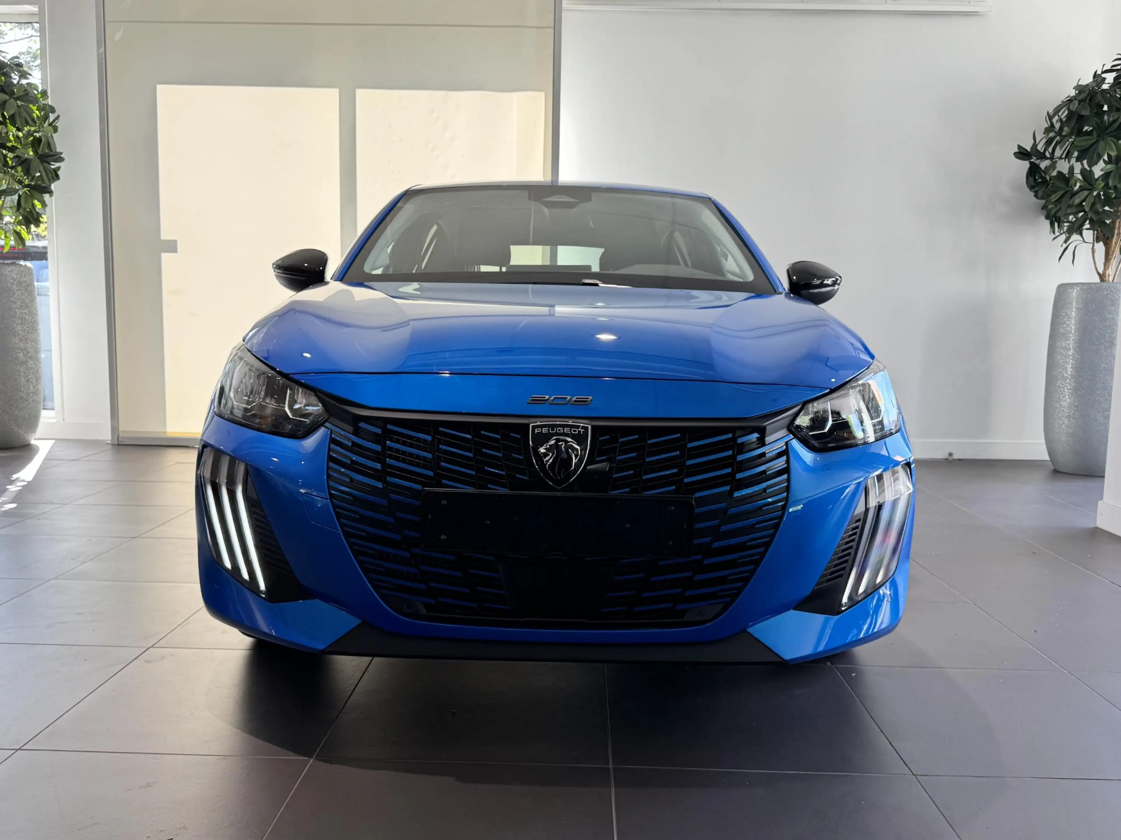 Peugeot 208 1.2 Hybrid 110 e-DCS6 GT — photo 2