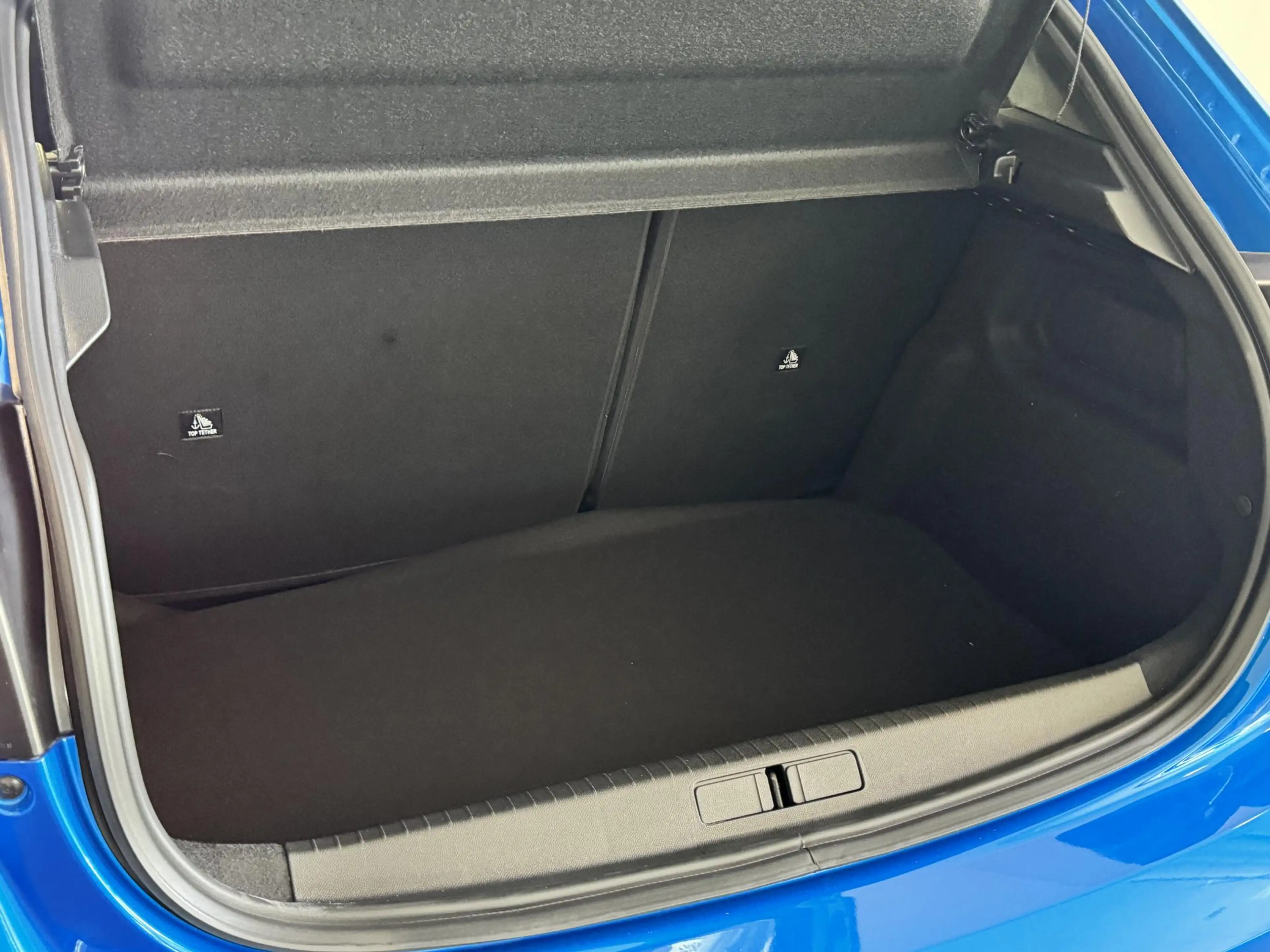 Peugeot 208 1.2 Hybrid 110 e-DCS6 GT — photo 7