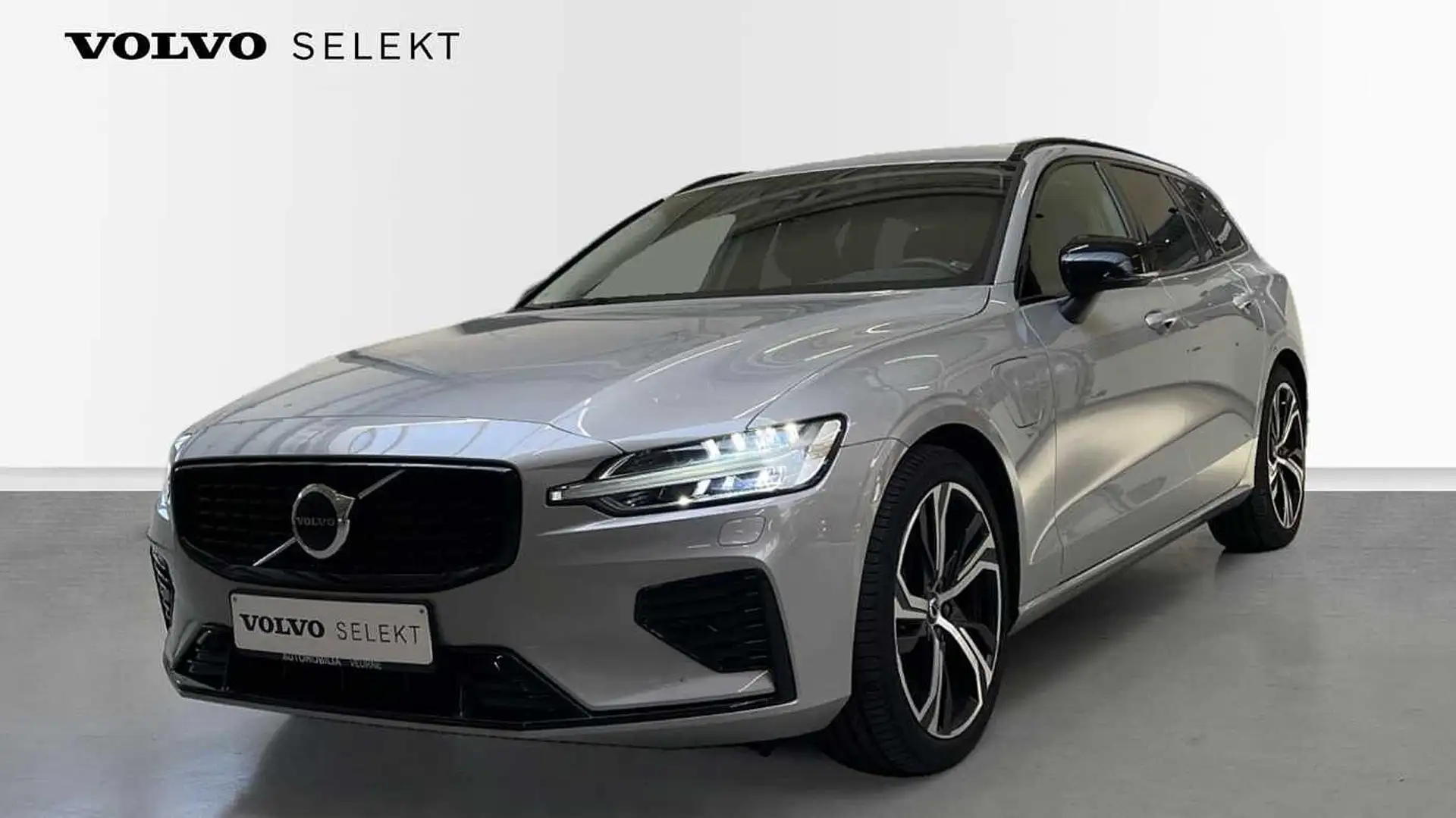 Volvo V60 II Plus Dark T8 AWD Hybride | Trekhaak | Harman Ka Zilver - 1