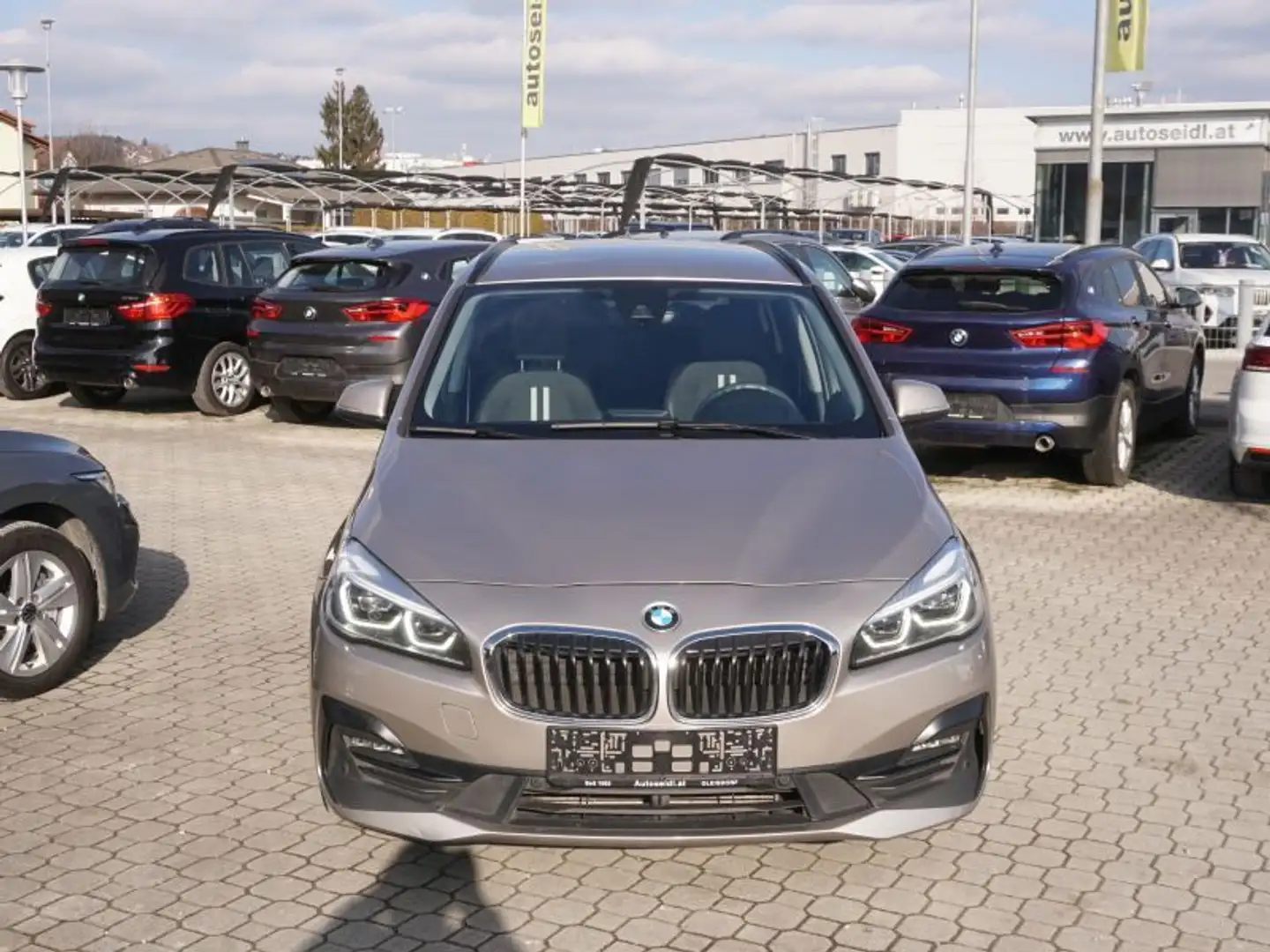 BMW 216 216d Gran Tourer Aut. *SPORTLINE* Stříbrná - 2