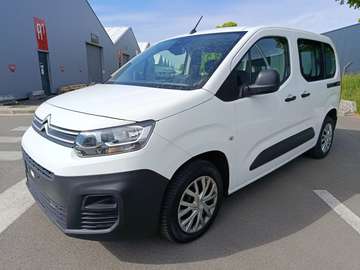 Berlingo 1.2 essence 5places airco navigation