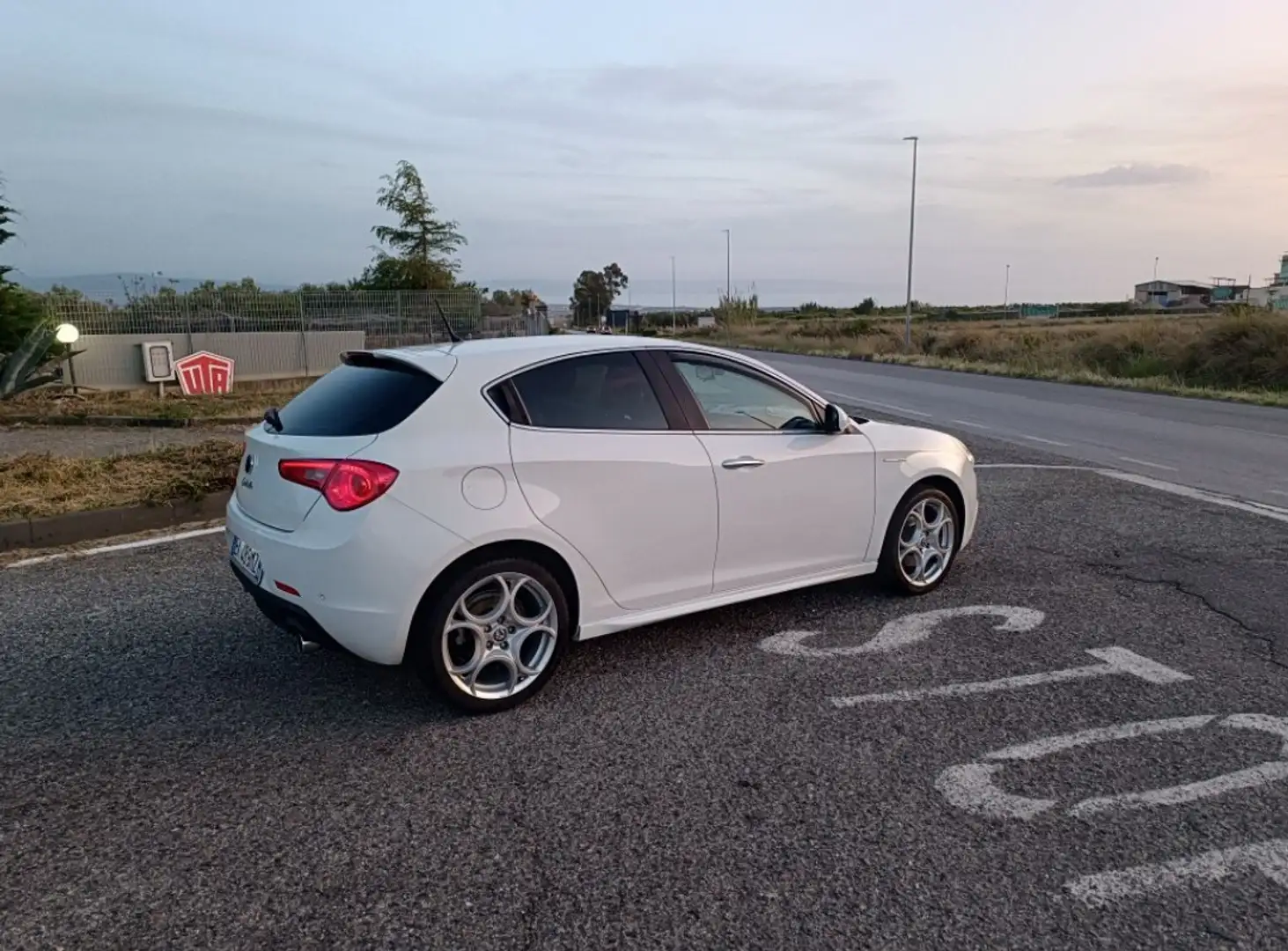 Alfa Romeo Giulietta 2.0 jtdm(2) Distinctive 170cv - 1