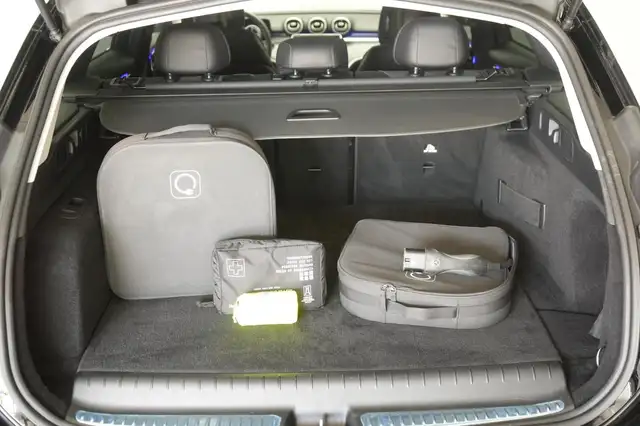Mercedes-Benz C-Class view 9