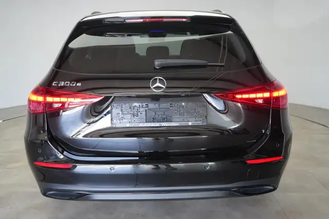 Mercedes-Benz C-Class view 6