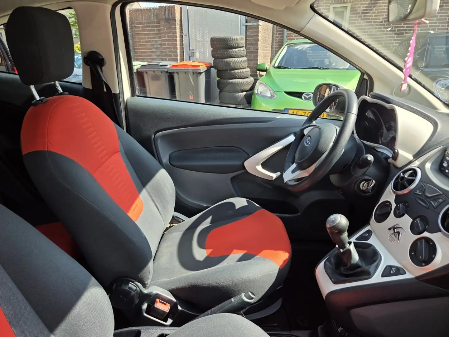 Ford Ka/Ka+ 1.2 Titanium Blanco - 2