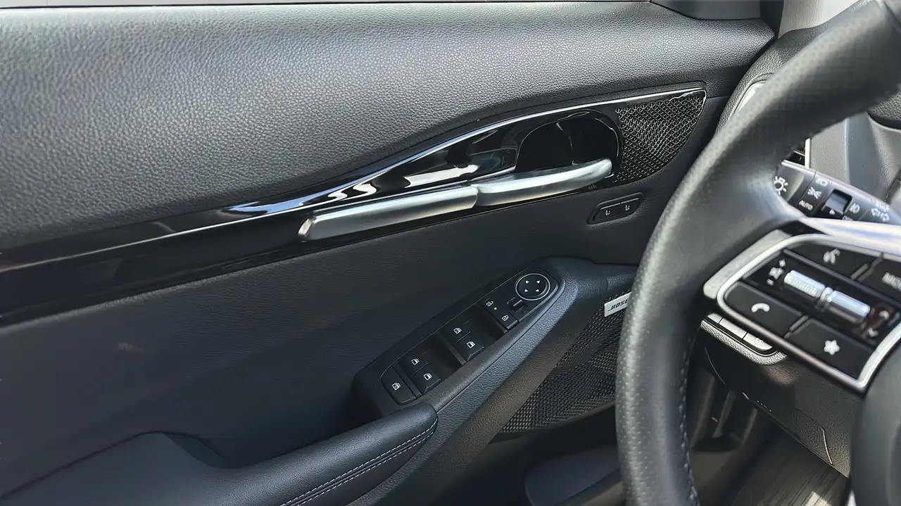 Kia Seltos снимка Kia Seltos
