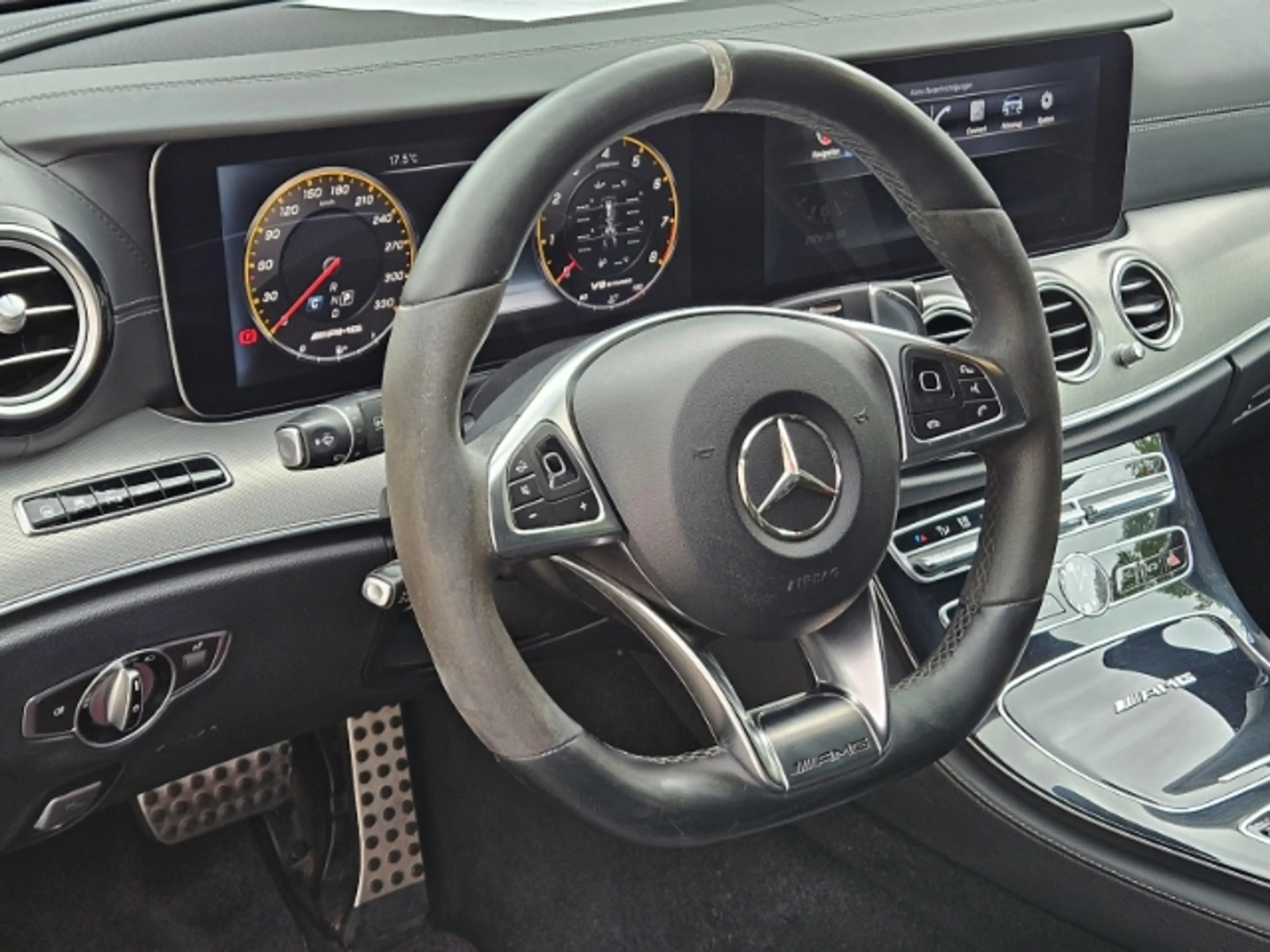 Mercedes-Benz E 63 AMG S 4Matic+ — photo 14