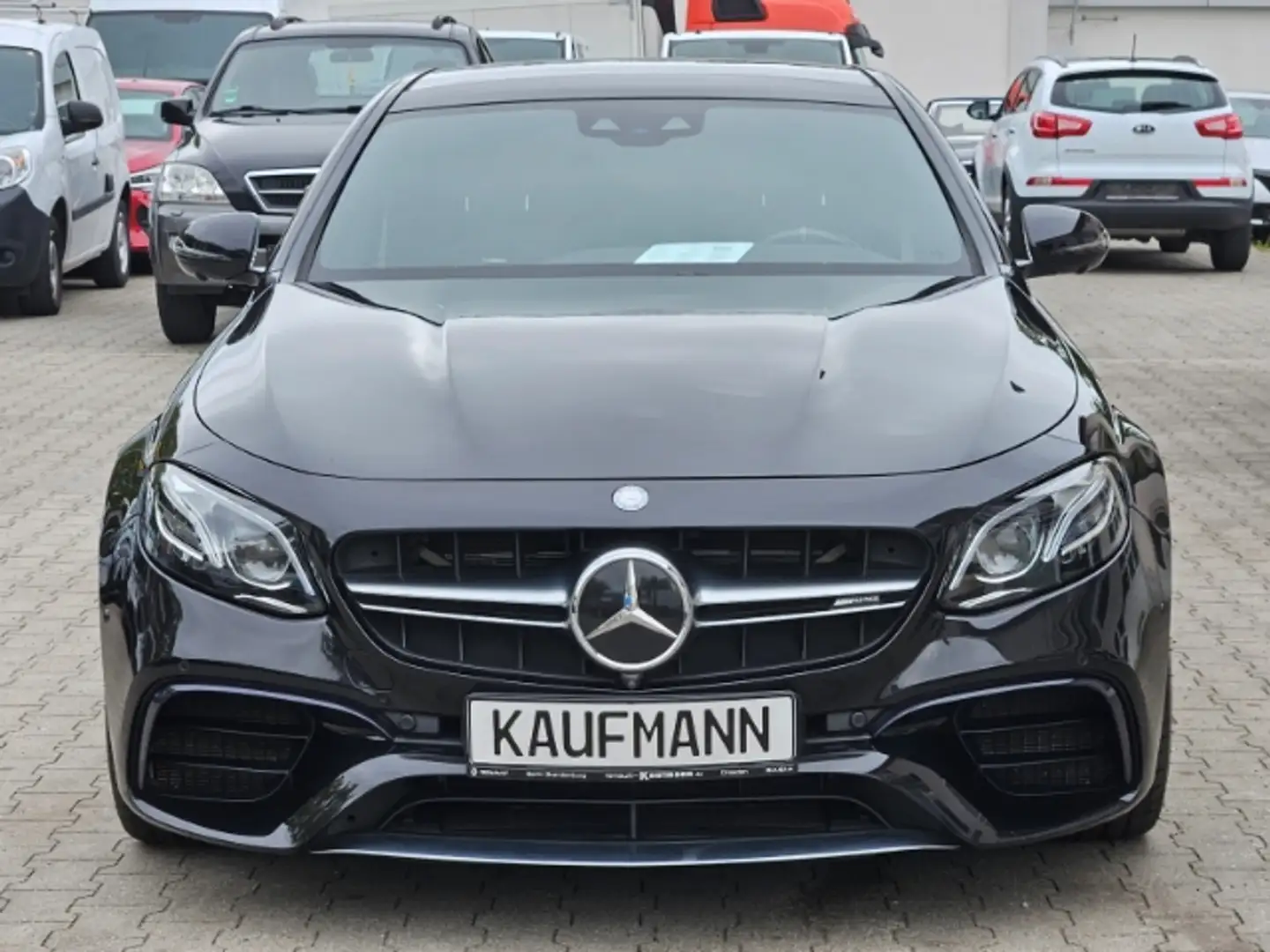 Mercedes-Benz E 63 AMG S 4Matic+ Schwarz - 2