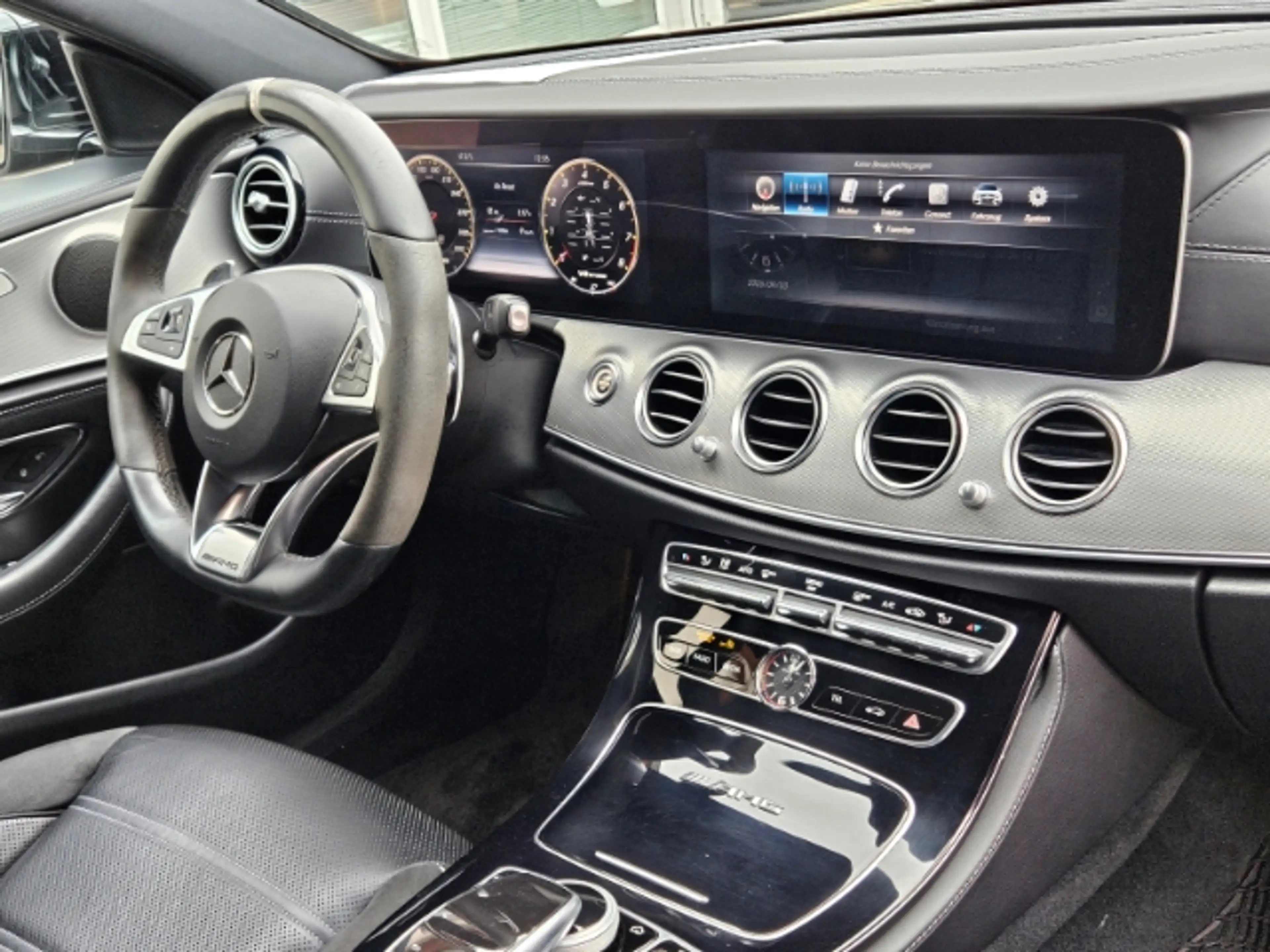 Mercedes-Benz E 63 AMG S 4Matic+ — photo 8