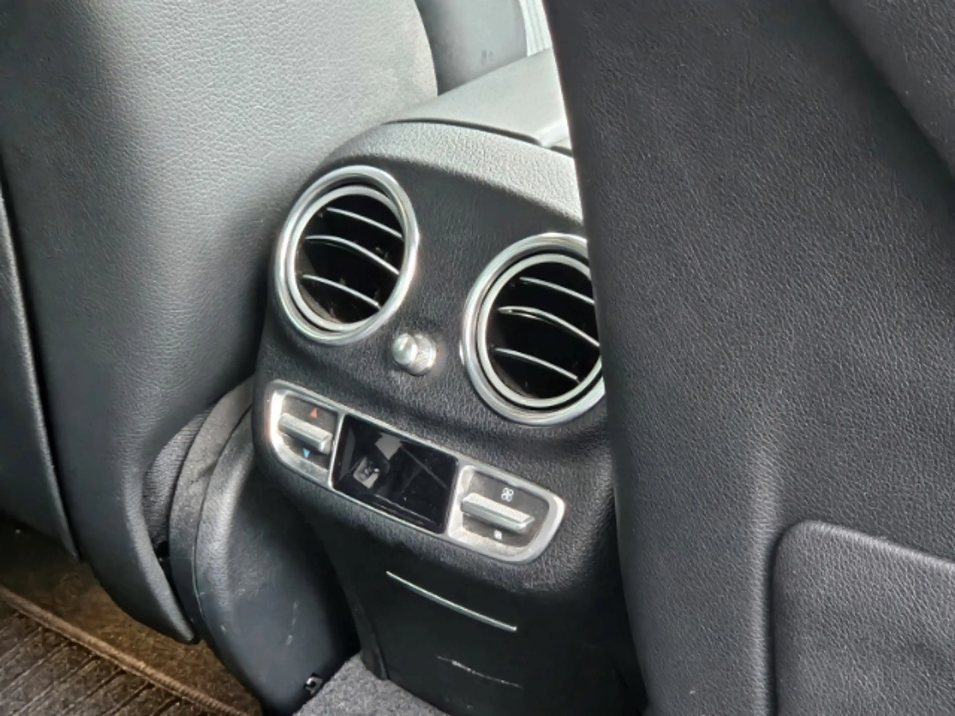 Mercedes-Benz E 63 AMG S 4Matic+ — photo 13