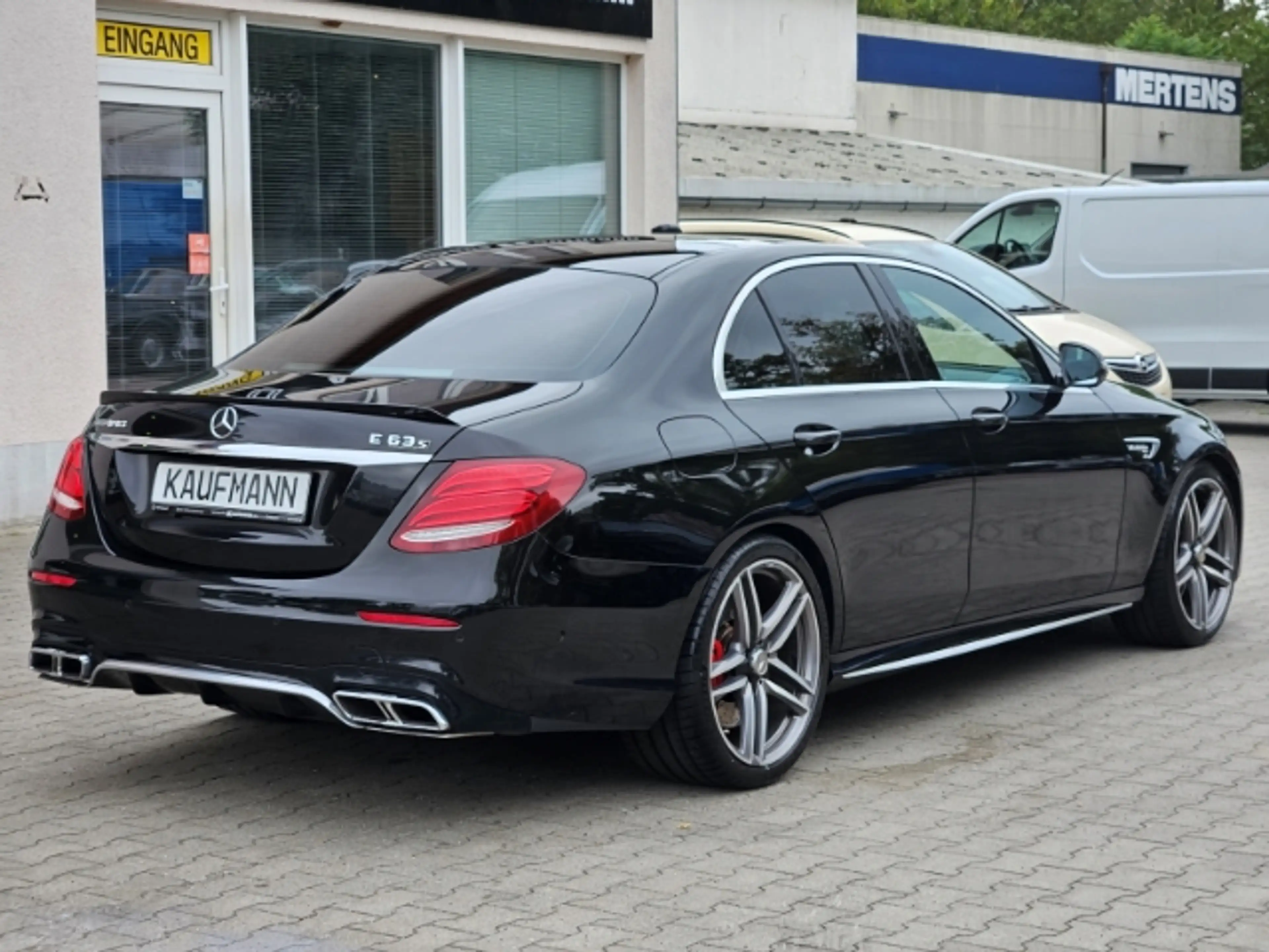 Mercedes-Benz E 63 AMG S 4Matic+ — photo 4