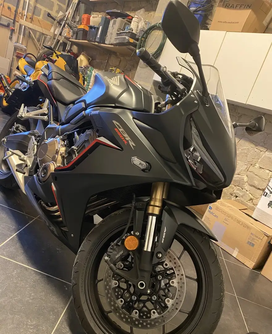 Honda CBR 650 honda cbr 650r - 2