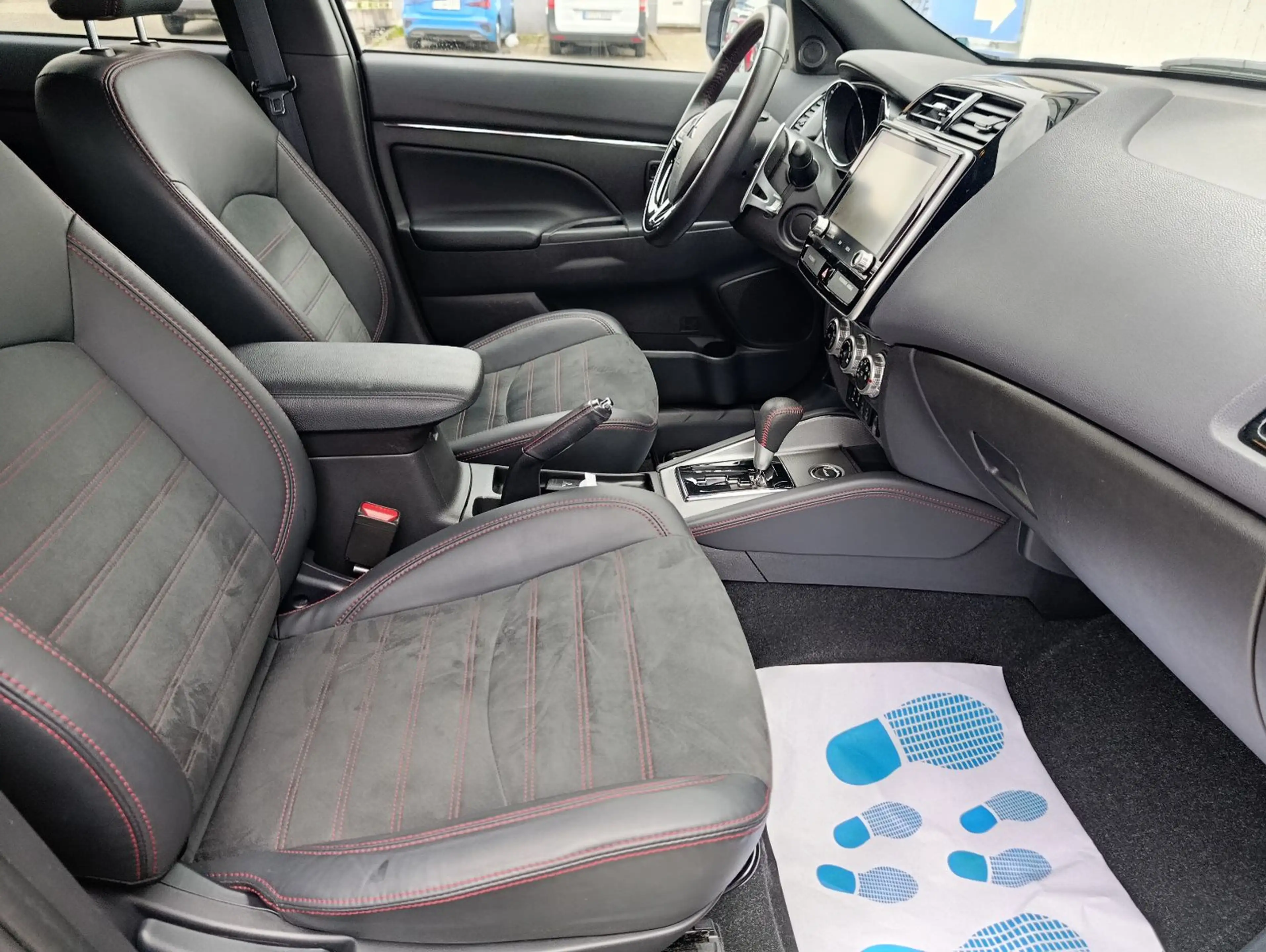 Mitsubishi ASX Spirit+ 4WD Alcantara Kamera DAB LED — photo 9