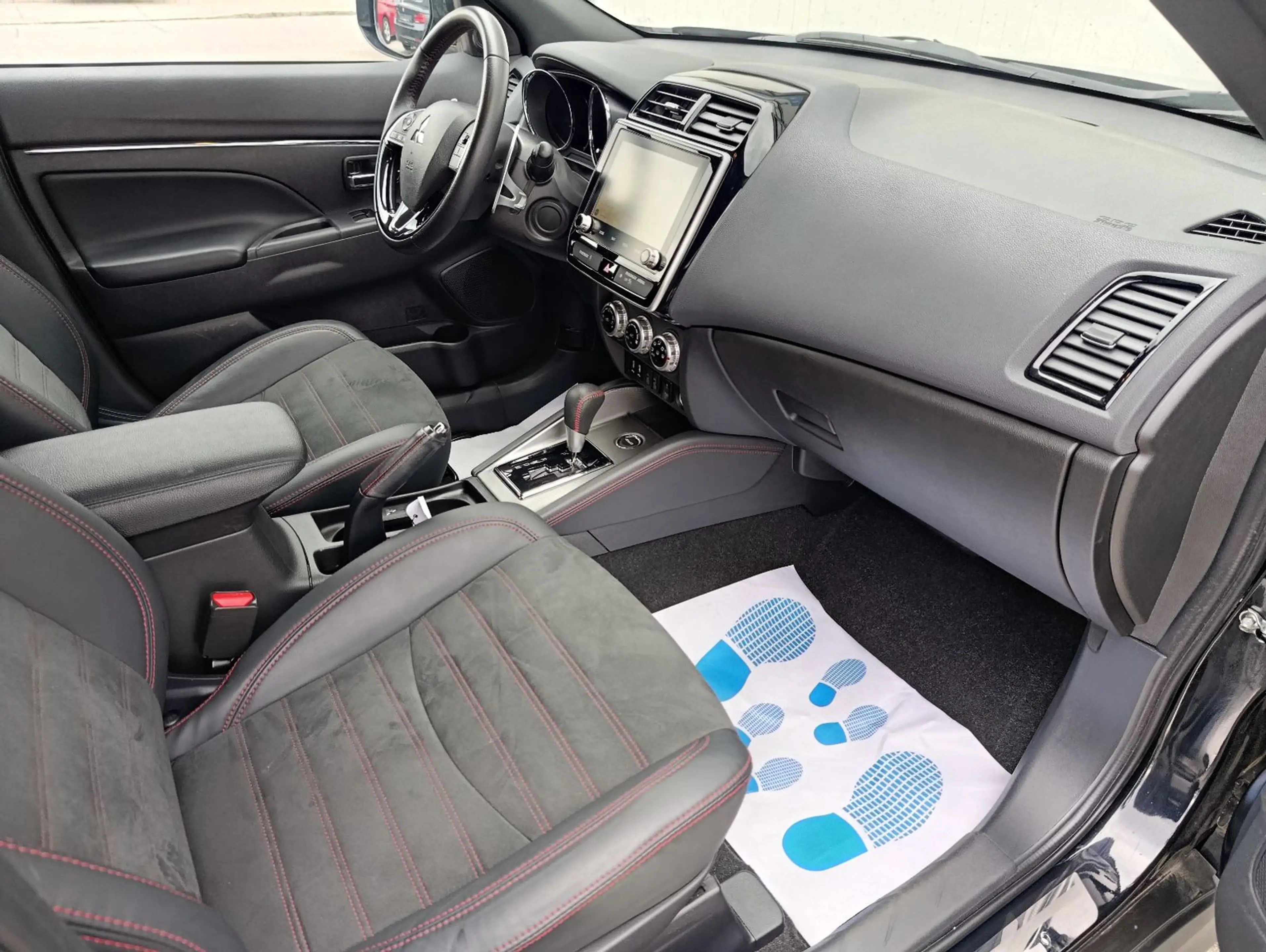 Mitsubishi ASX Spirit+ 4WD Alcantara Kamera DAB LED — photo 8
