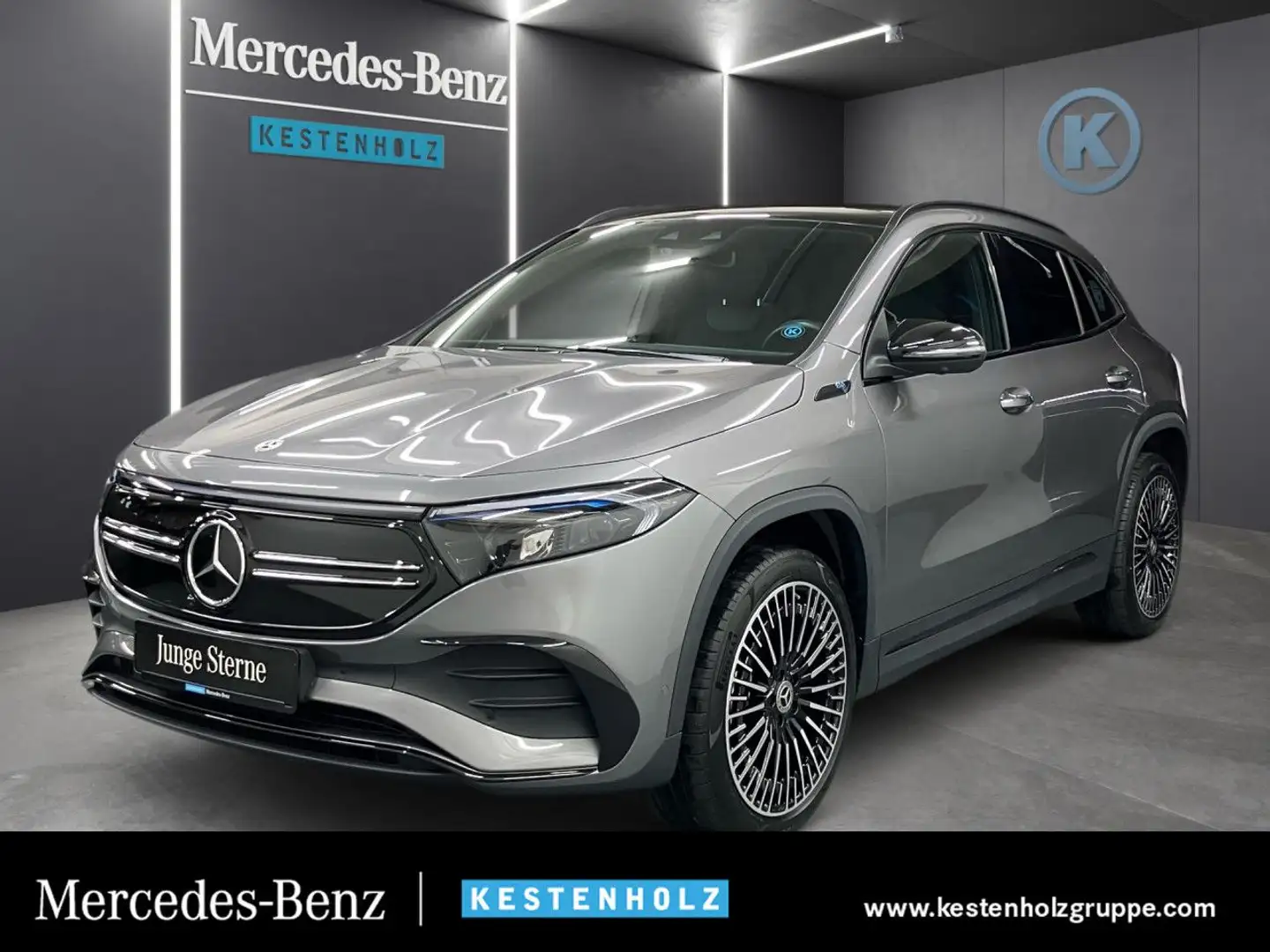 Mercedes-Benz EQA 300 4Matic AMG+AHK+PANO+HANDS-FREE+PARK+DIST Grau - 1
