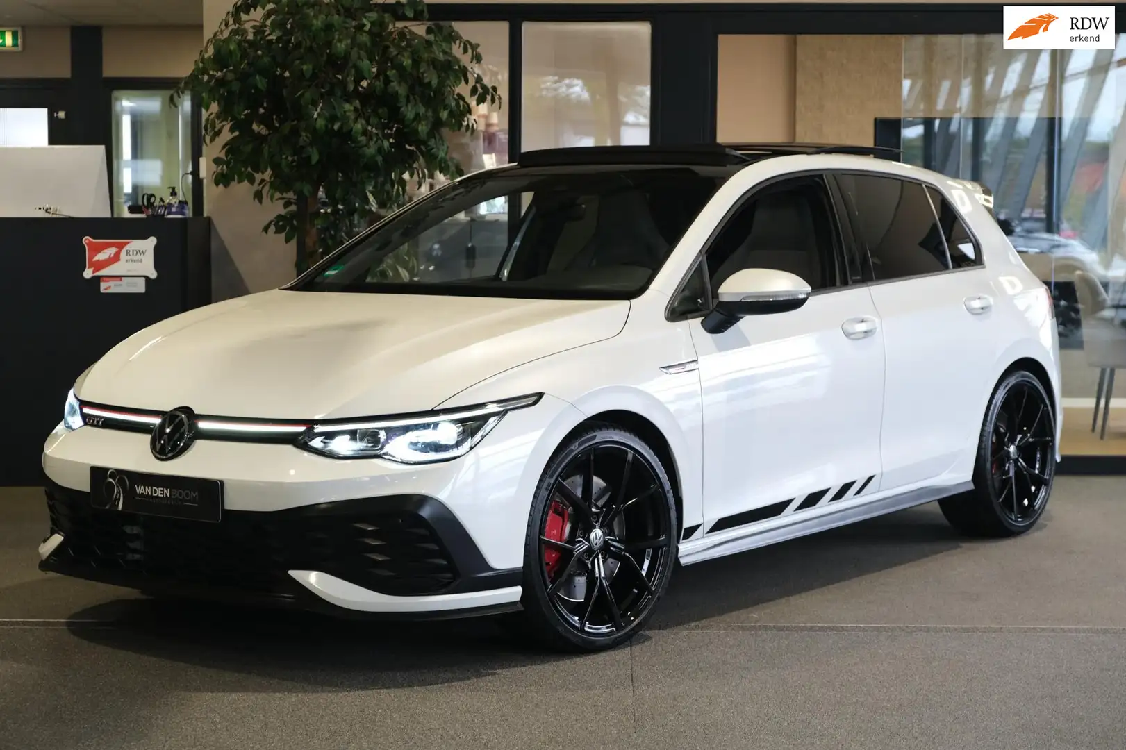 Volkswagen Golf GTI 8 2.0 TSI Clubsport 300PK Pano Leder Navi ACC Blanc - 1