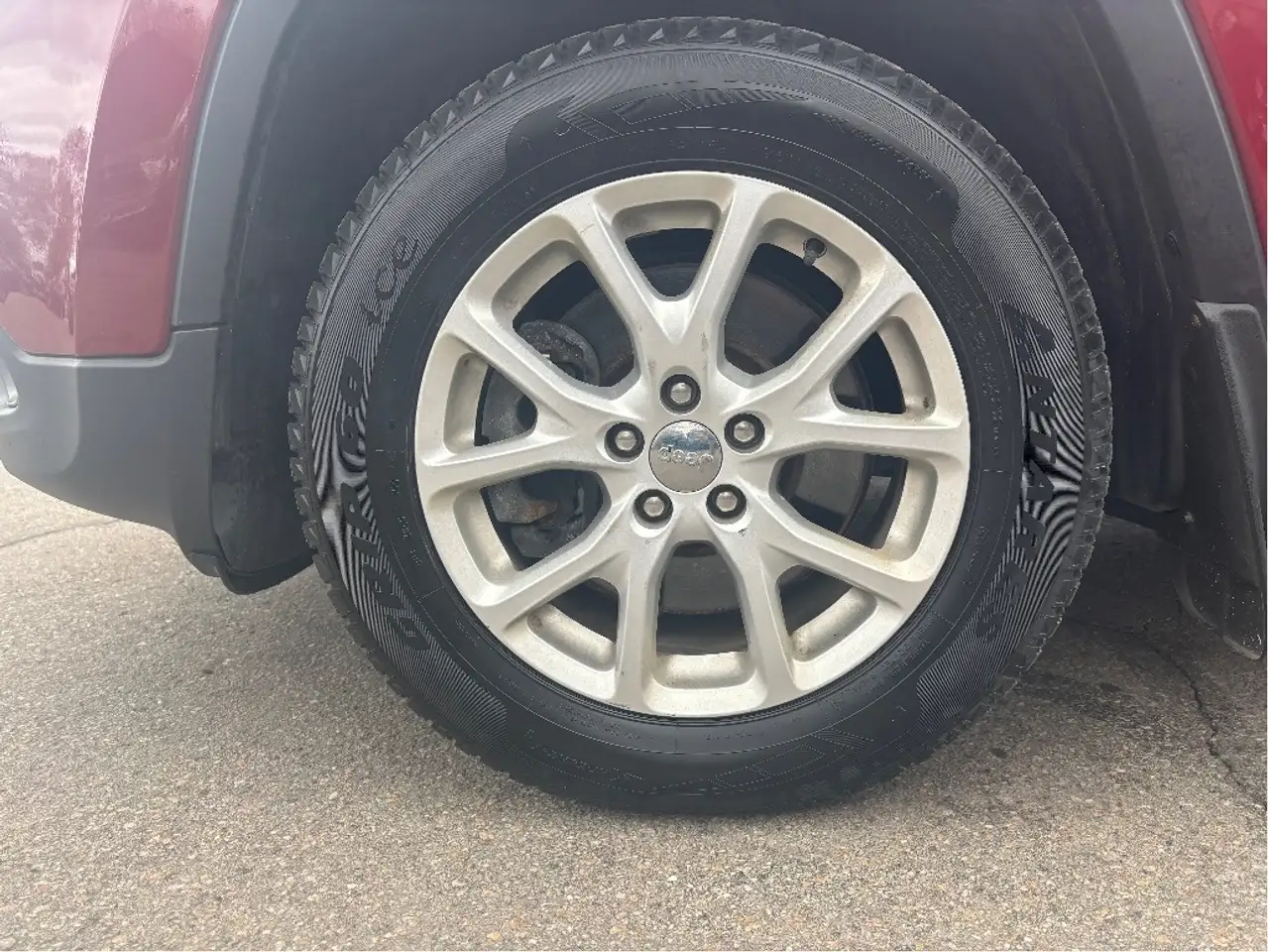 Jeep Cherokee снимка Jeep Cherokee