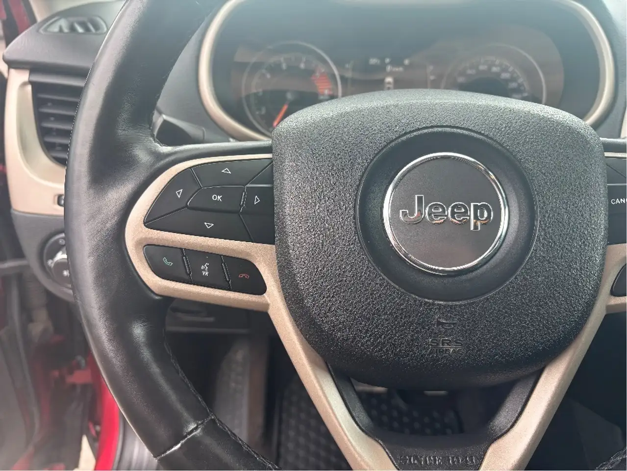 Jeep Cherokee снимка Jeep Cherokee