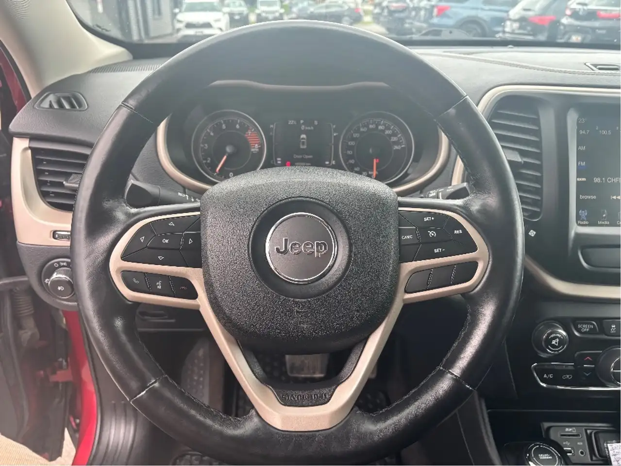 Jeep Cherokee снимка Jeep Cherokee