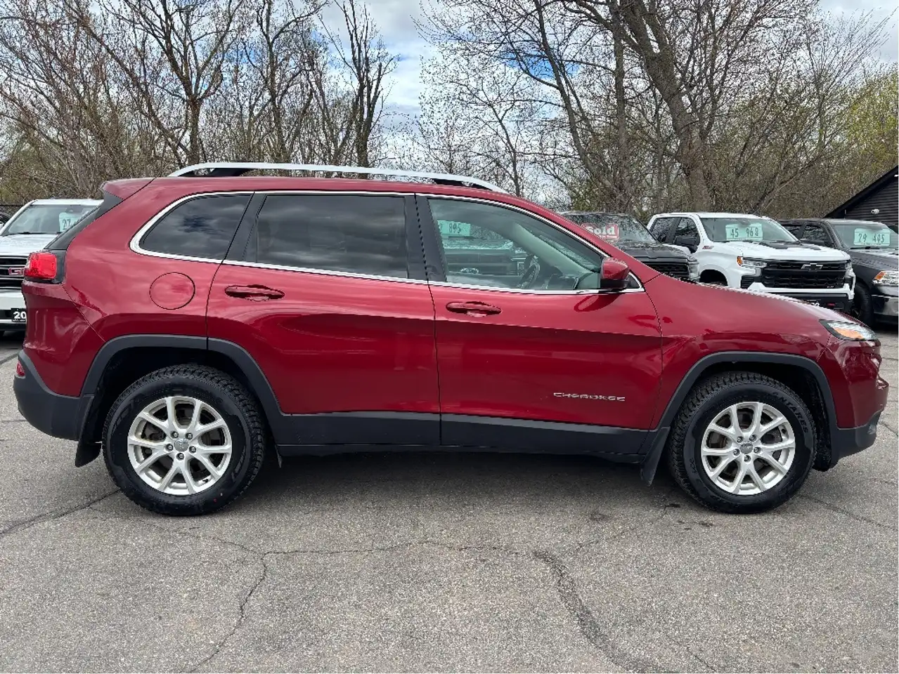 Jeep Cherokee снимка Jeep Cherokee