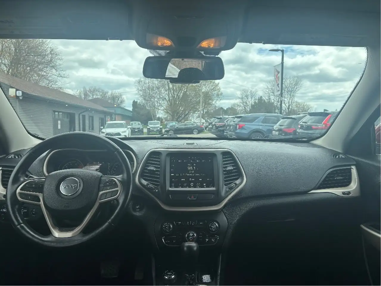 Jeep Cherokee снимка Jeep Cherokee