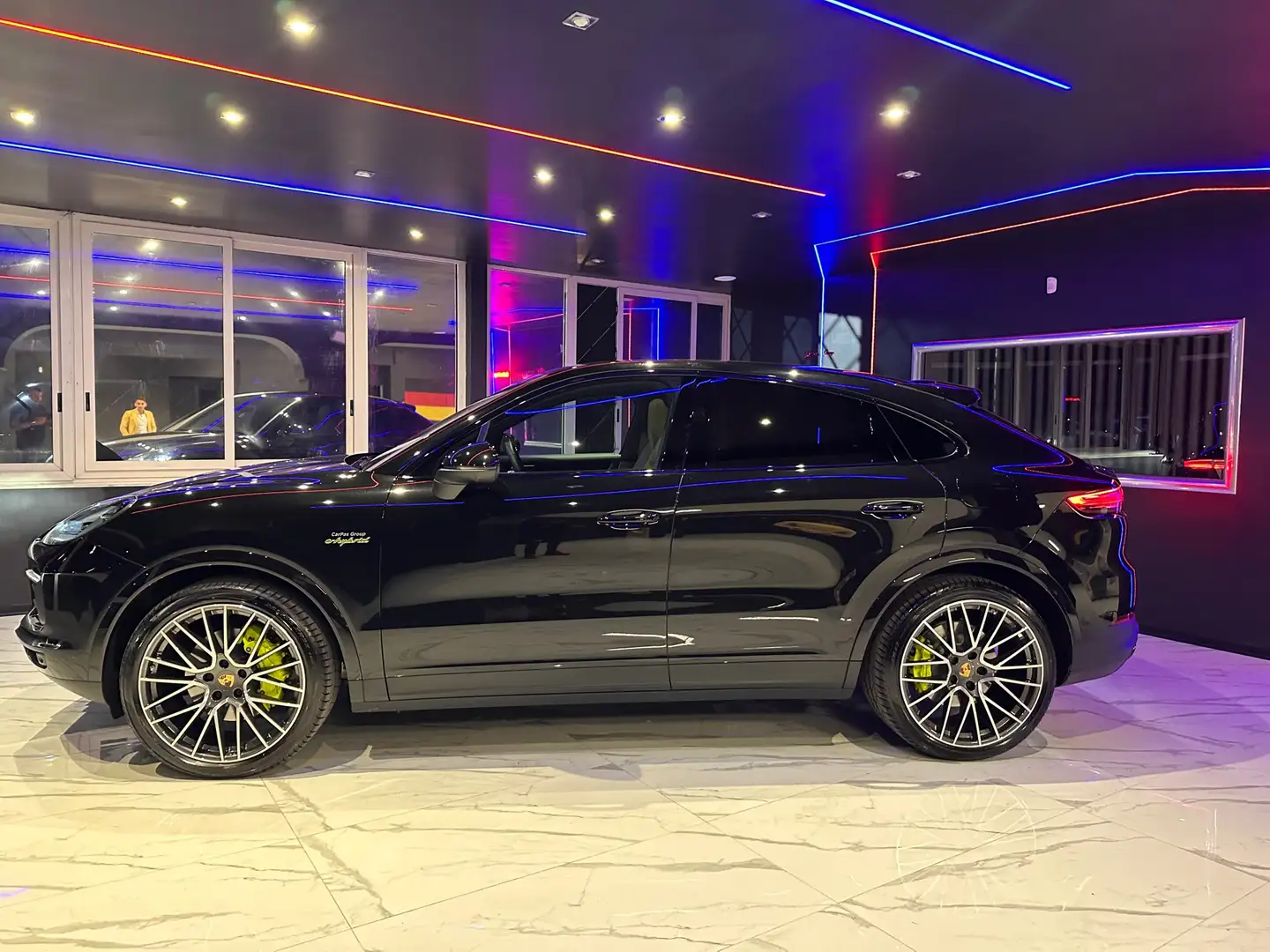 Porsche Cayenne Coupe 3.0 e-hybrid Platinum Edition tiptronic Schwarz - 2