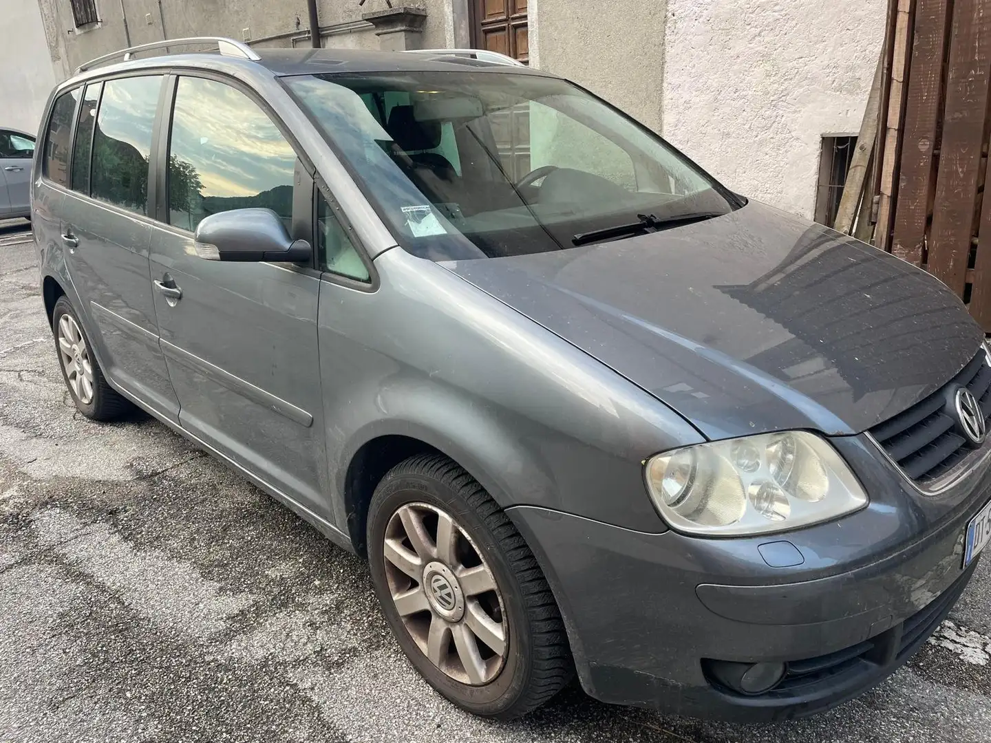 Volkswagen Touran Touran 1.9 tdi Highline 105cv Grigio - 1