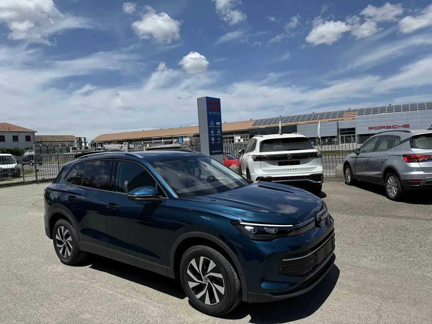 Volkswagen Tiguan NUOVO MODELLO 2024 - EDITION PLUS 2.0TDi DSG Grigio - 1