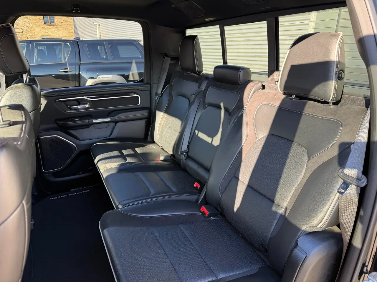 Dodge RAM 2022 — фото 15