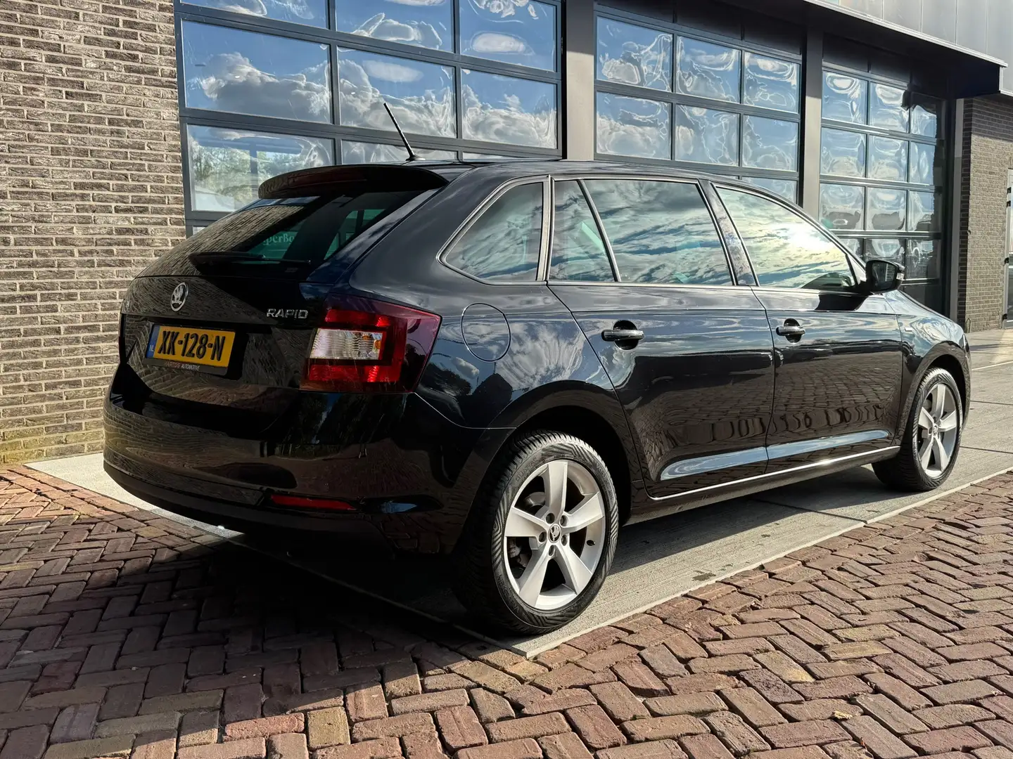 Skoda Rapid/Spaceback 1.4 TSI Greentech JOY | Autm | Navi | Clima | Crui Nero - 2