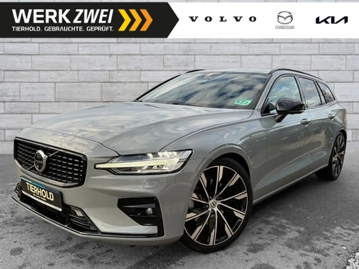 Volvo V60 B4 Ultimate Dark 2WD ACC HUD 360° BLIS Grau - 1