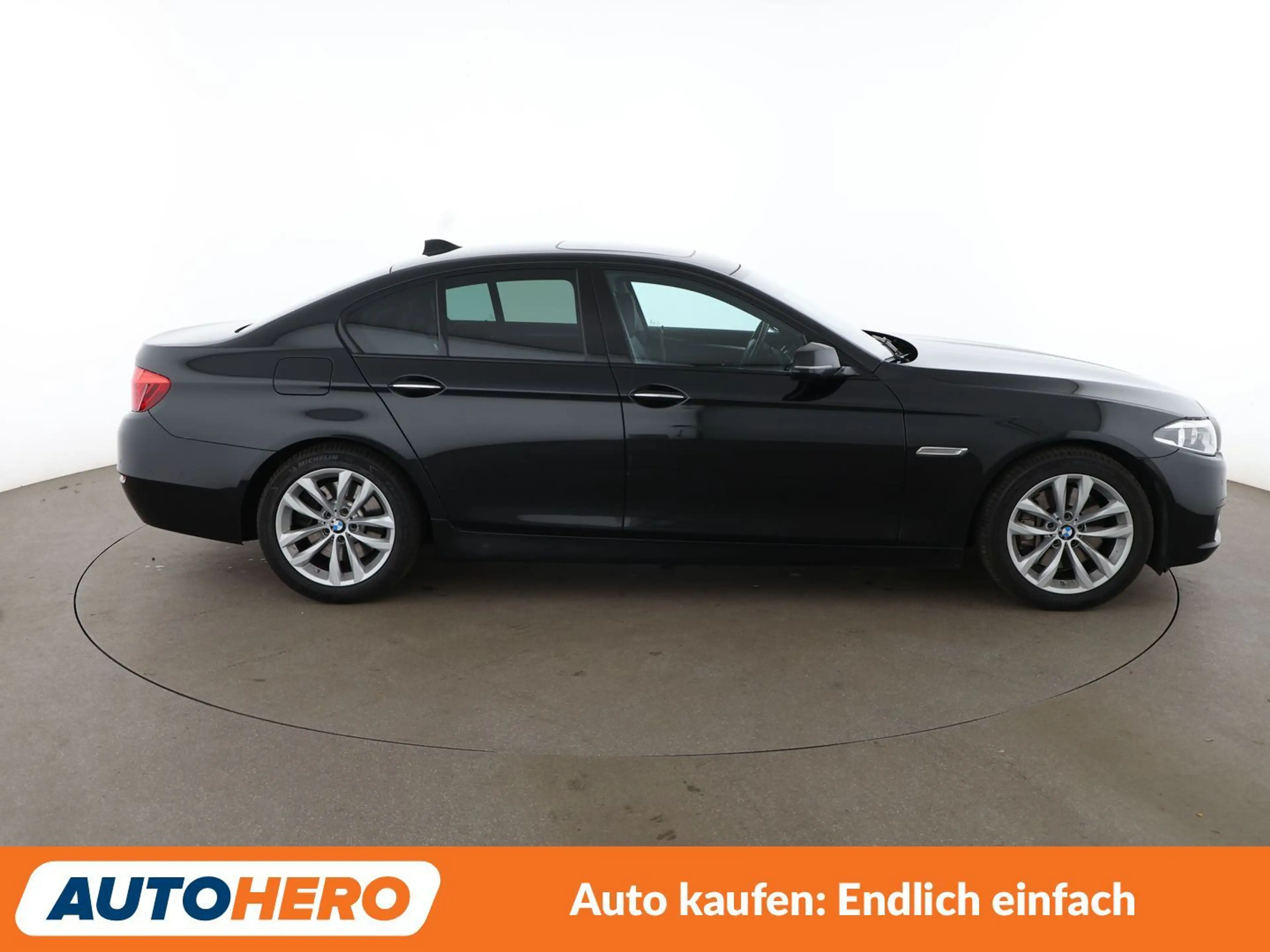 BMW 530 530d Aut.*NAVI*LED*HUD*TEMPO*CAM*PDC*SHZ* — photo 7