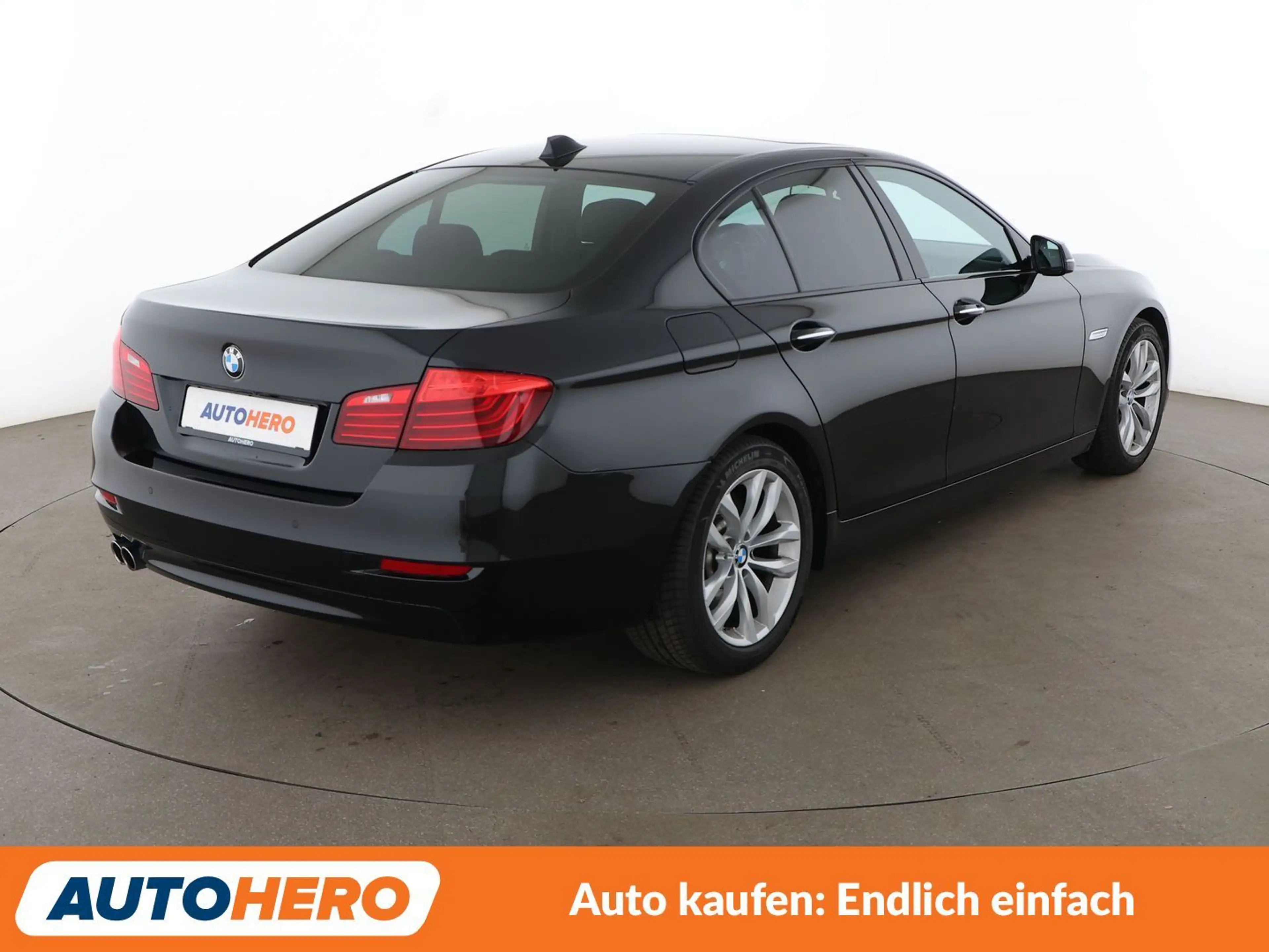 BMW 530 530d Aut.*NAVI*LED*HUD*TEMPO*CAM*PDC*SHZ* — photo 6