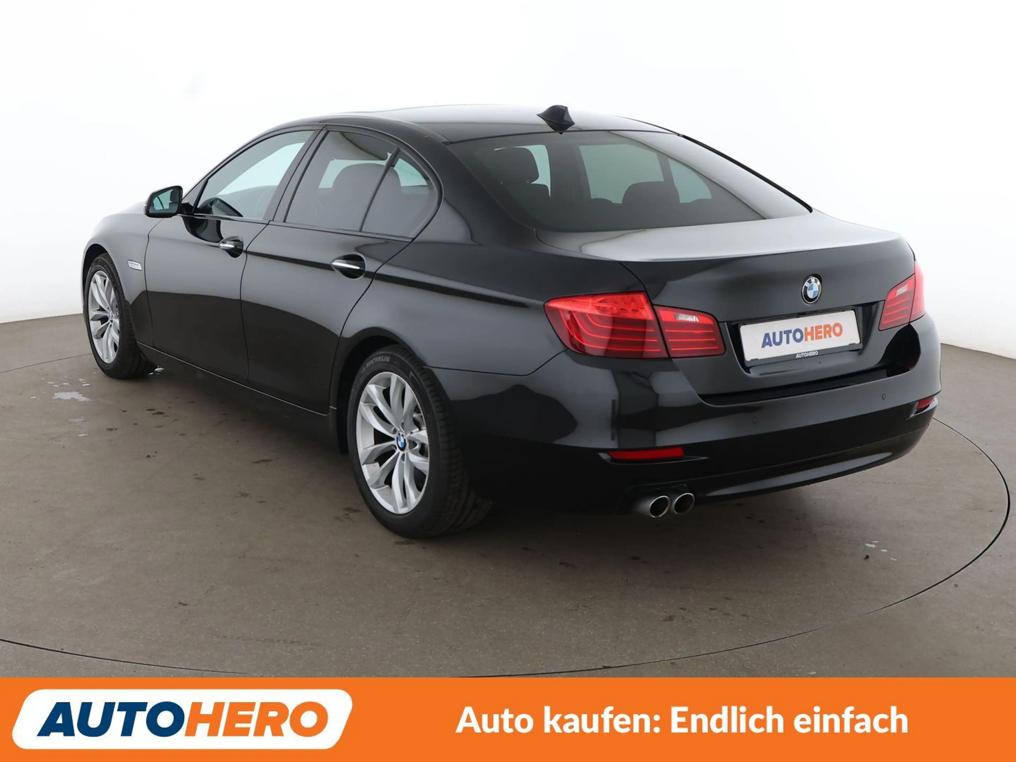 BMW 530 530d Aut.*NAVI*LED*HUD*TEMPO*CAM*PDC*SHZ* — photo 4