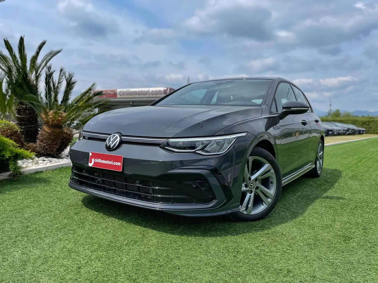 Volkswagen Golf 2.0 tdi R-Line 150cv dsg Gris - 1