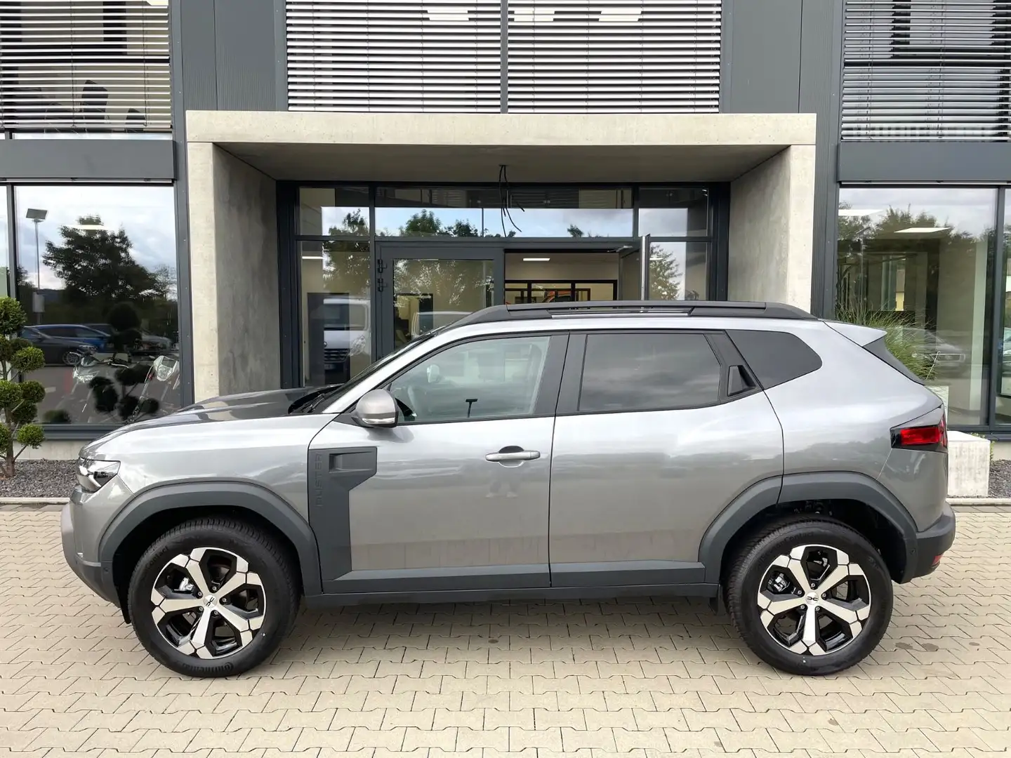 Dacia Duster TCe 130 4x4 Journey/Navi/Sitzhzg/Kamera Grau - 2