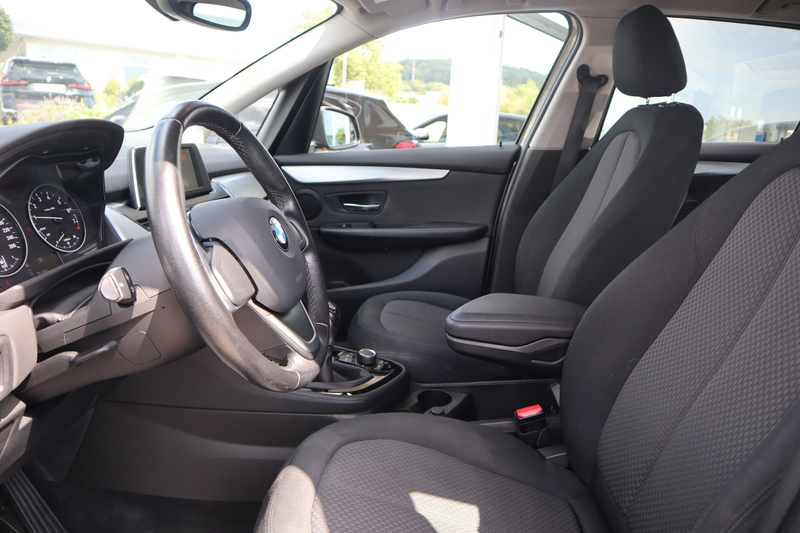 BMW 218 i Active Tourer — photo 5