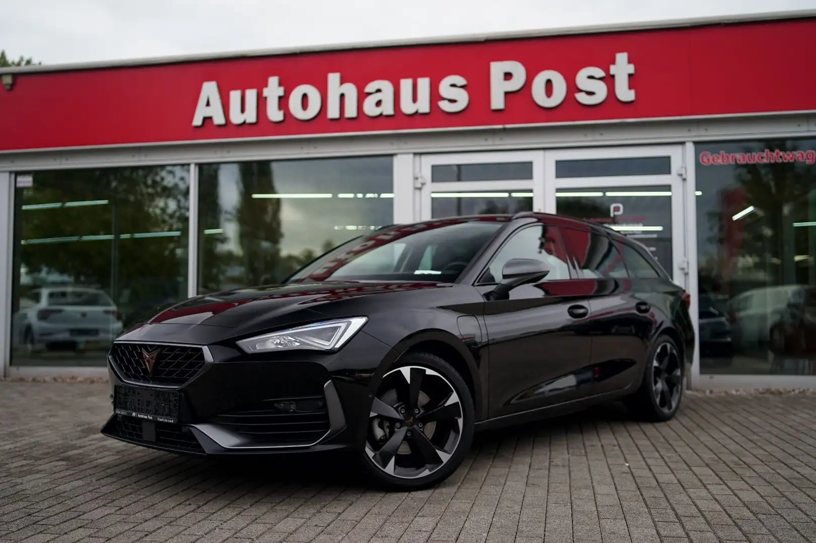 CUPRA Leon Sportstourer e-Hybrid Navi Kamera ACC Noir - 1