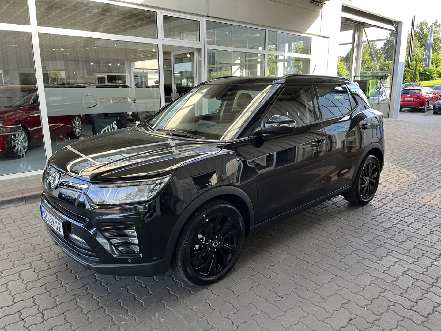 SsangYong Tivoli MY23 1.5 T-GDI 2WD Blackline Černá - 1