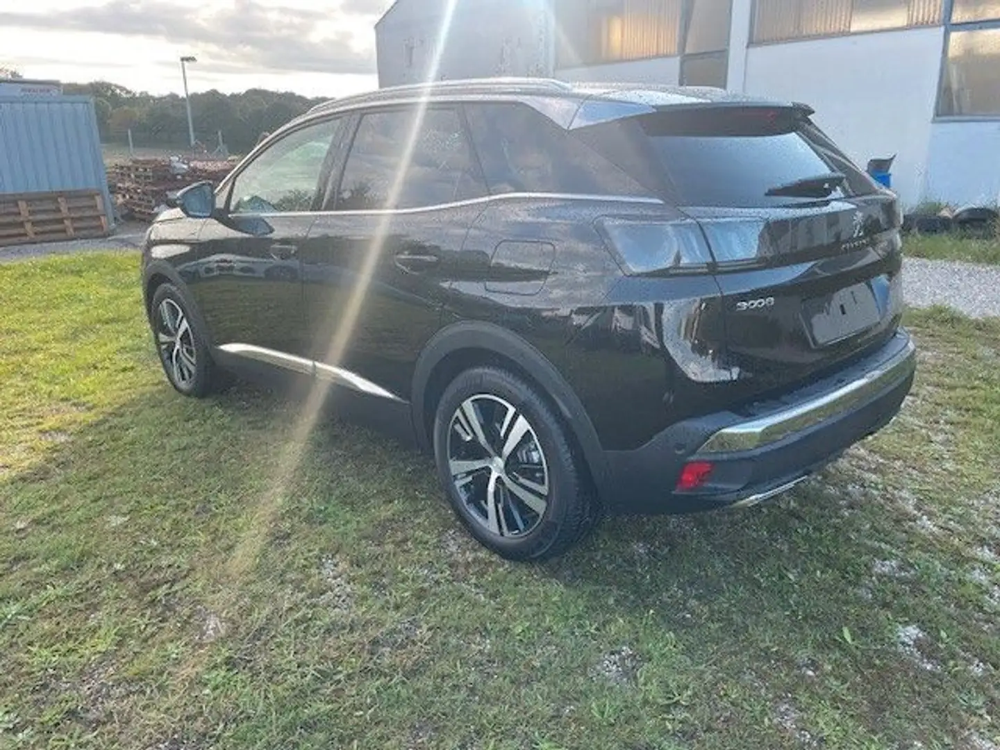 Peugeot 3008 GT Hybrid4 300 , Navi, SHZ, Kam Noir - 2