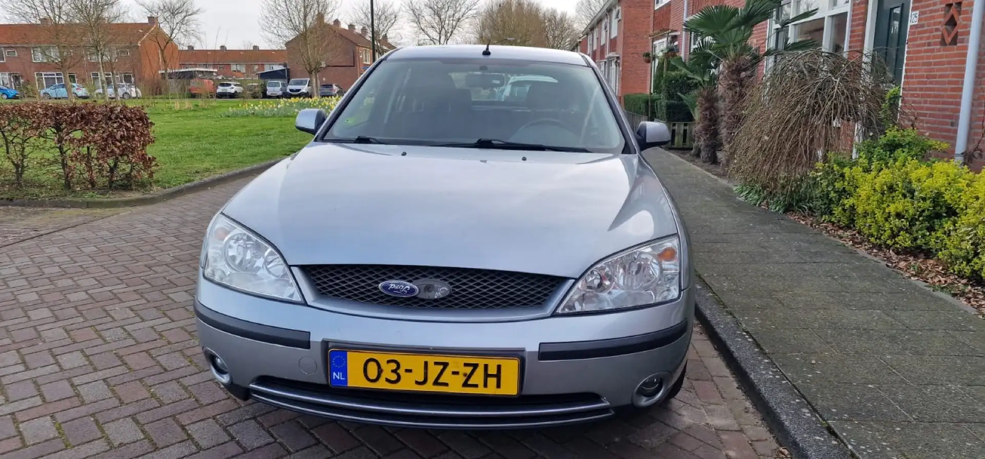 Ford Mondeo 1.8-16V Collection Grijs - 1