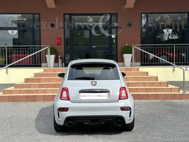 Abarth 595 view 4