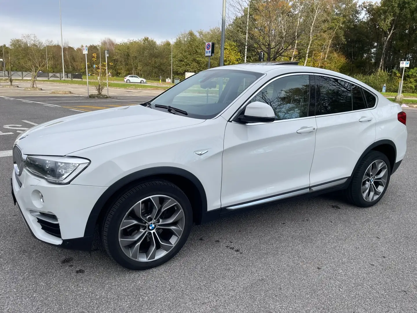 BMW X4 X4 xDrive20d xLine*Gancio traino*Pelle*Navi*Tetto* Bianco - 2
