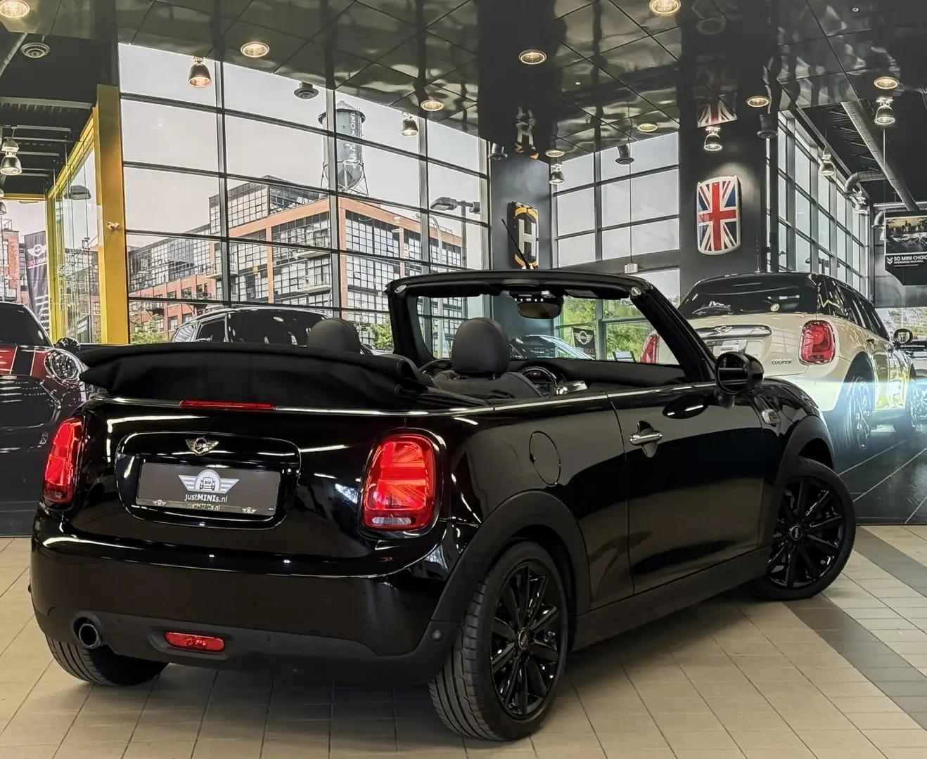 MINI Cooper Cabrio 136 pk NAVI LED 17" UNION JACK 1e eig - 2
