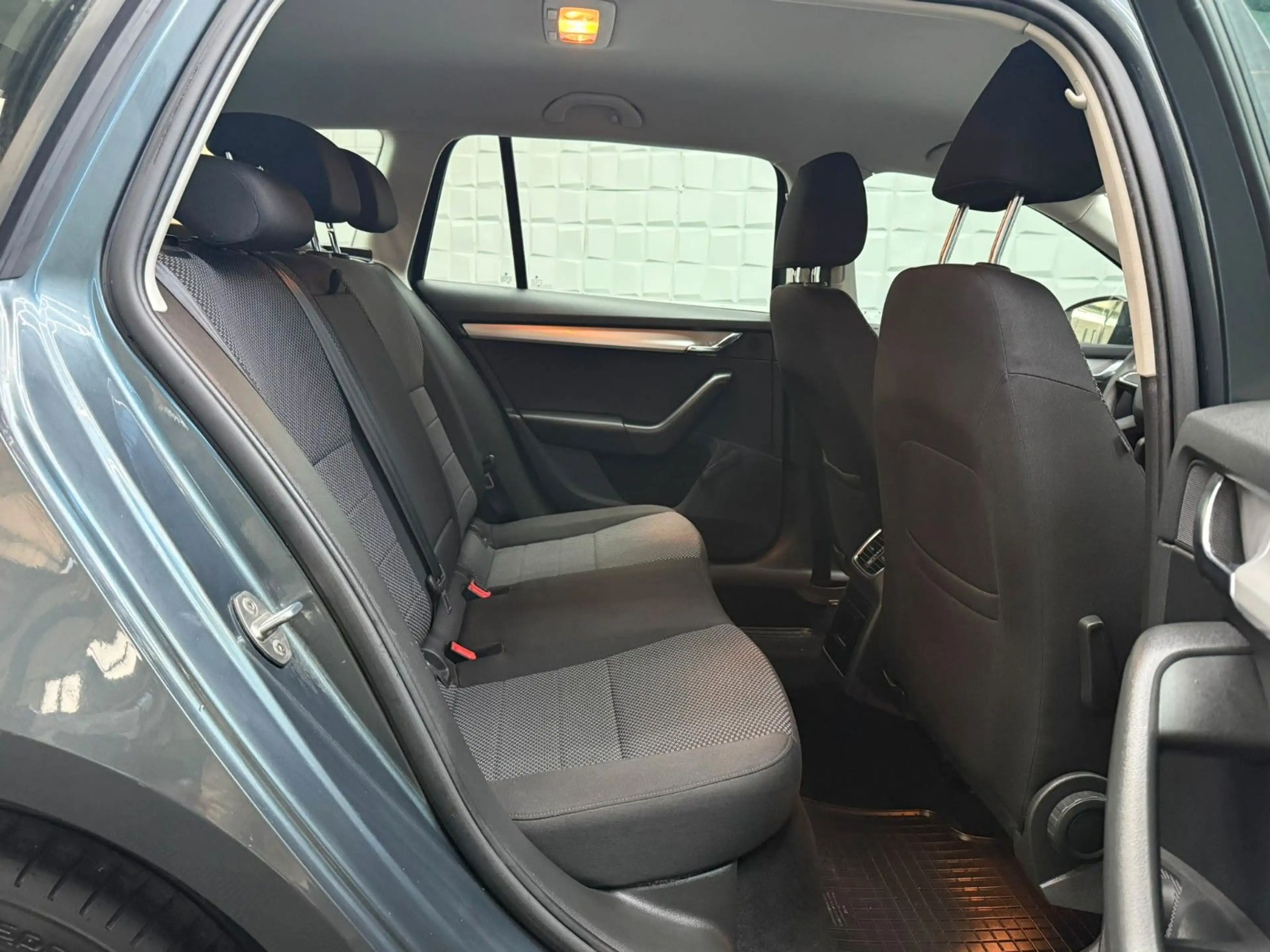 Skoda Octavia Combi Ambition Klima Tempomat PDC 8-fach — photo 14