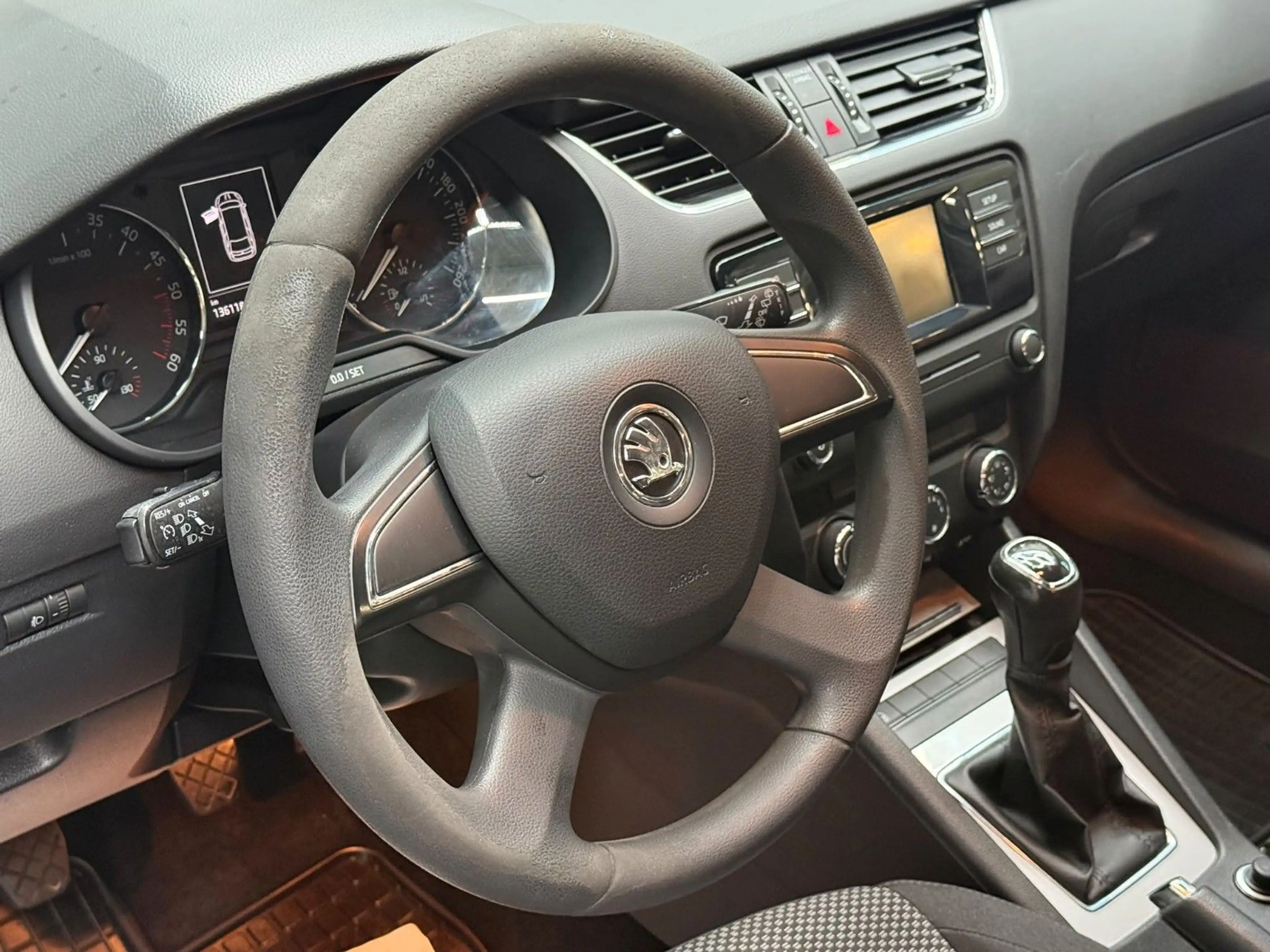 Skoda Octavia Combi Ambition Klima Tempomat PDC 8-fach — photo 12