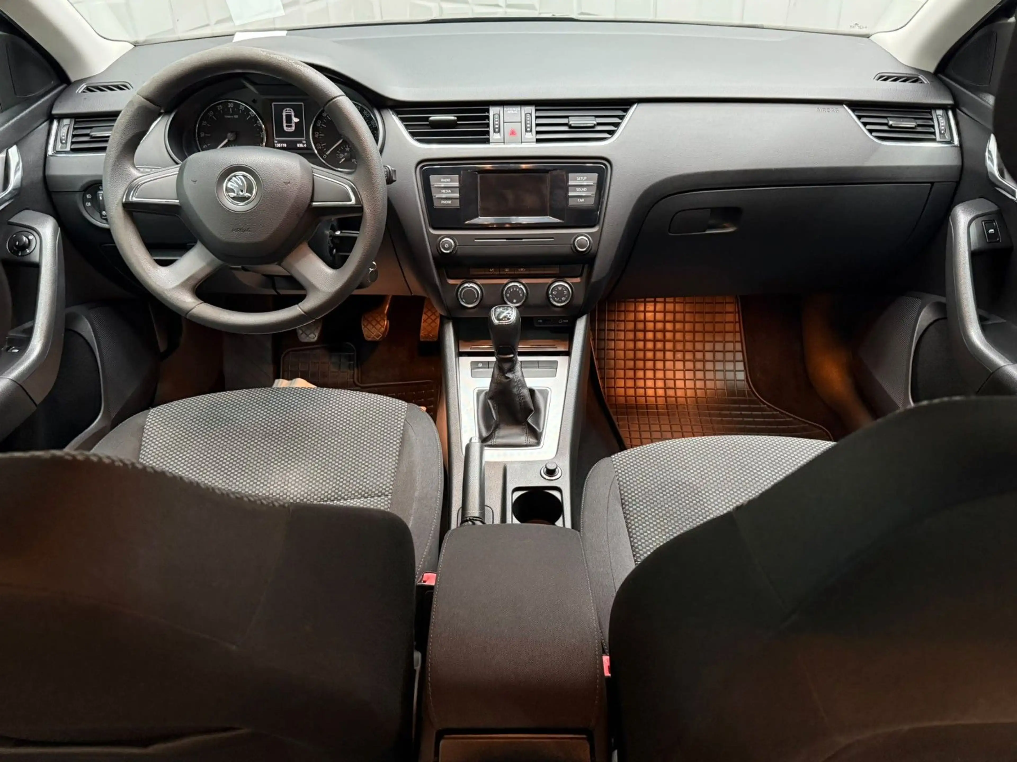 Skoda Octavia Combi Ambition Klima Tempomat PDC 8-fach — photo 11