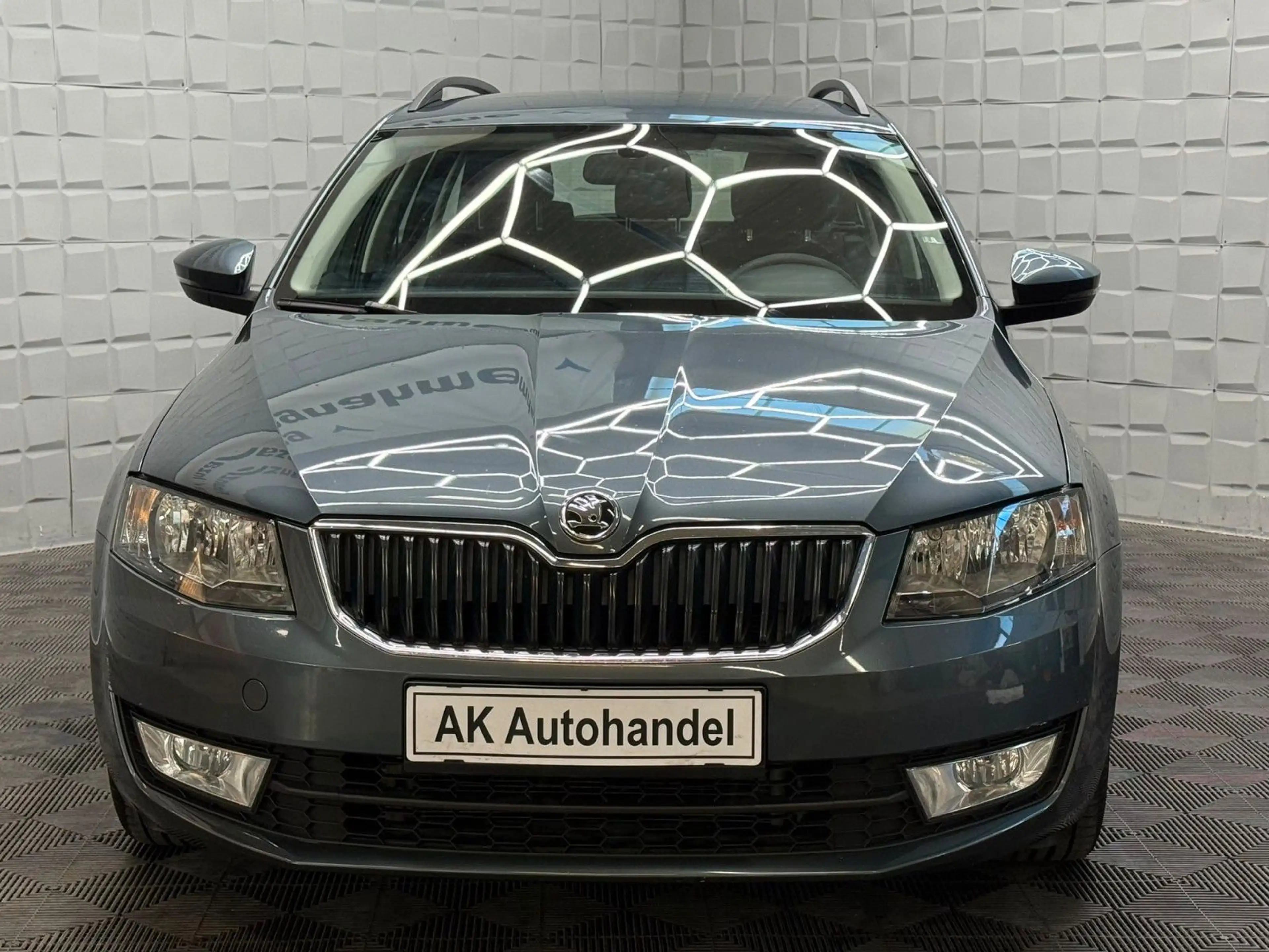 Skoda Octavia Combi Ambition Klima Tempomat PDC 8-fach — photo 2