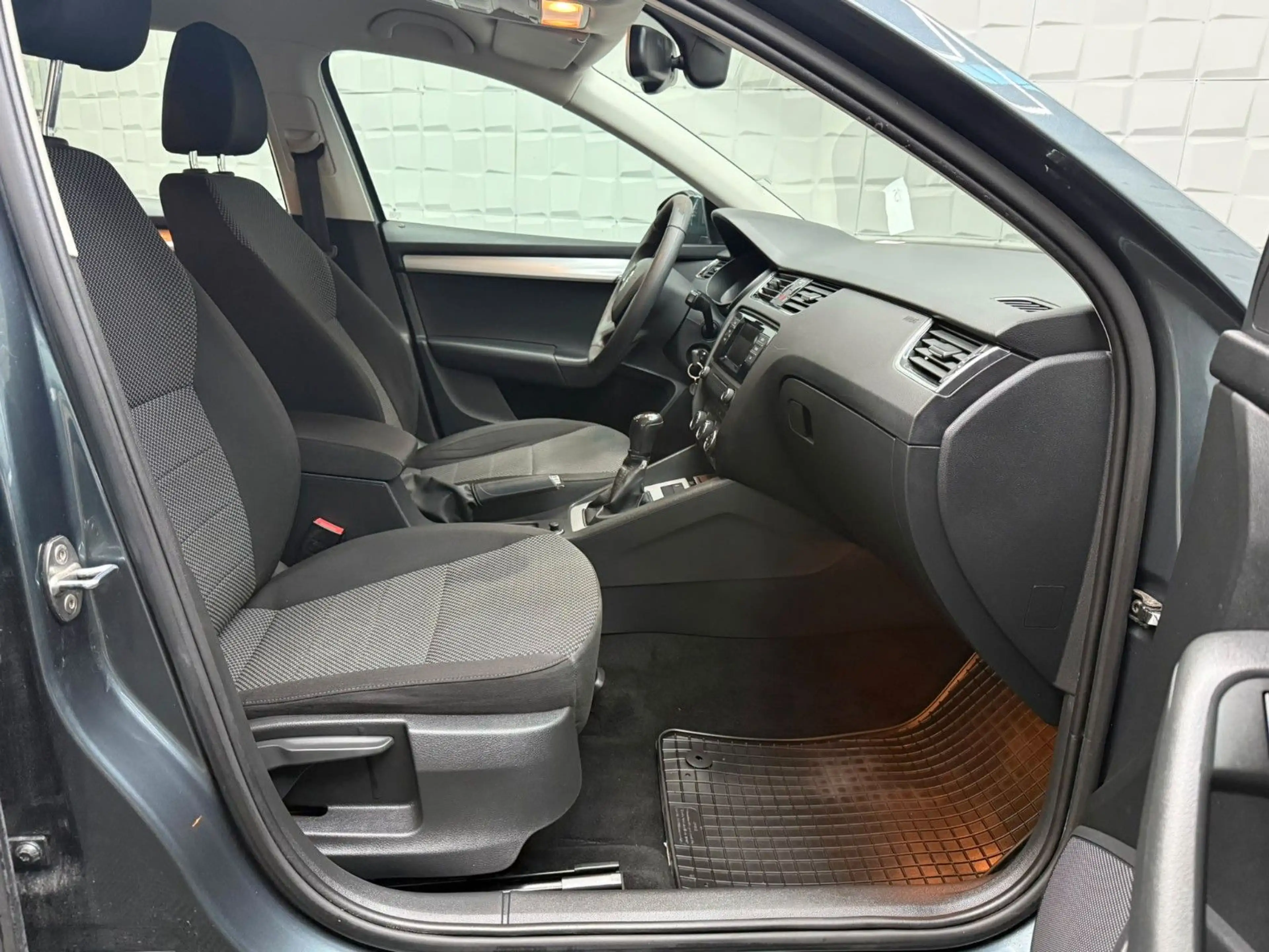 Skoda Octavia Combi Ambition Klima Tempomat PDC 8-fach — photo 10
