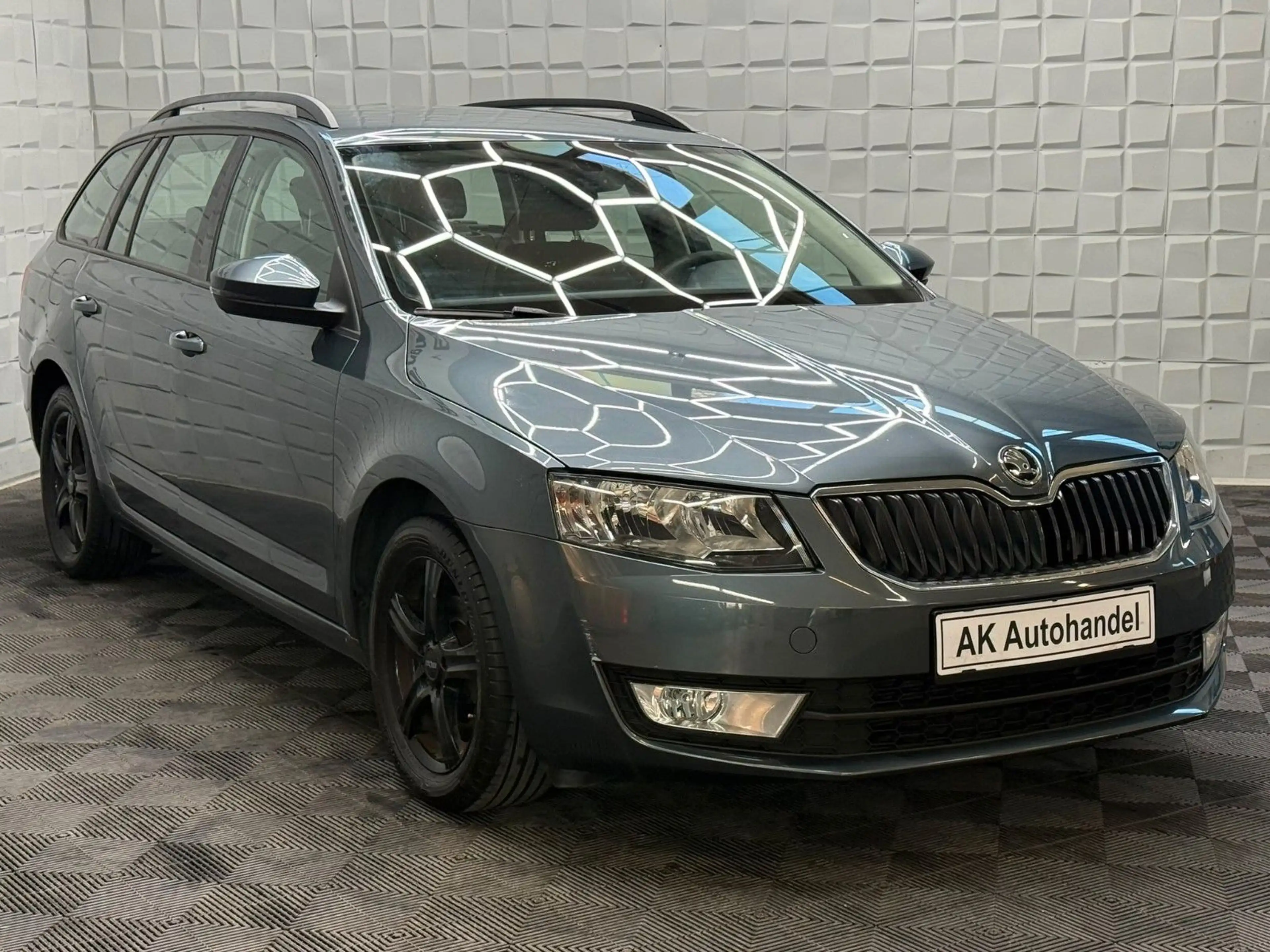 Skoda Octavia Combi Ambition Klima Tempomat PDC 8-fach — photo 3